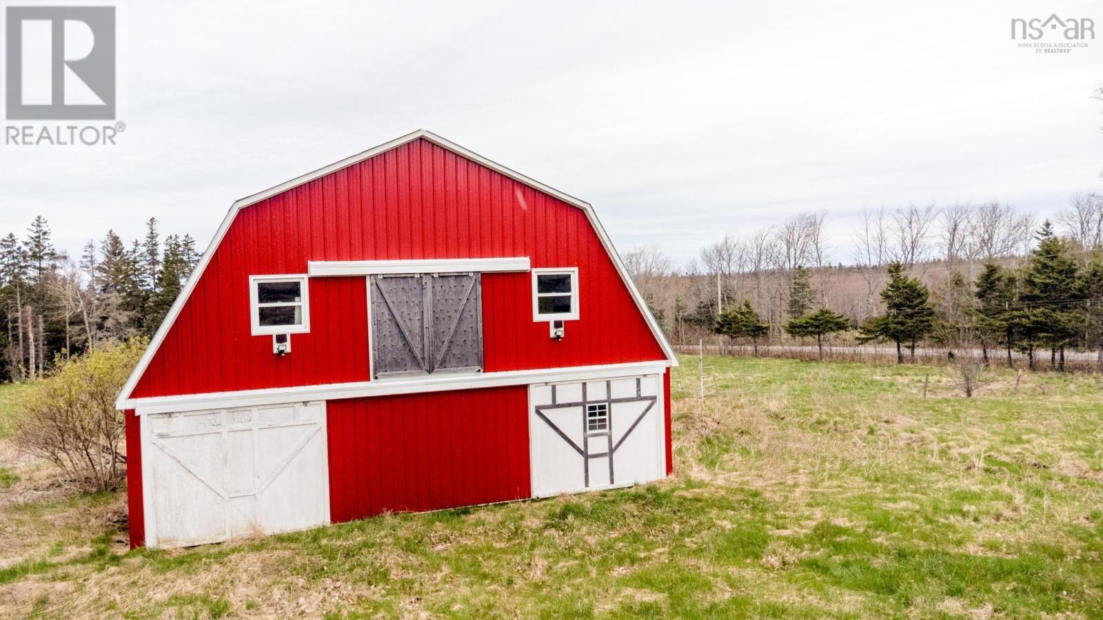 1767 Stronach Mountain Road Property Photo 8