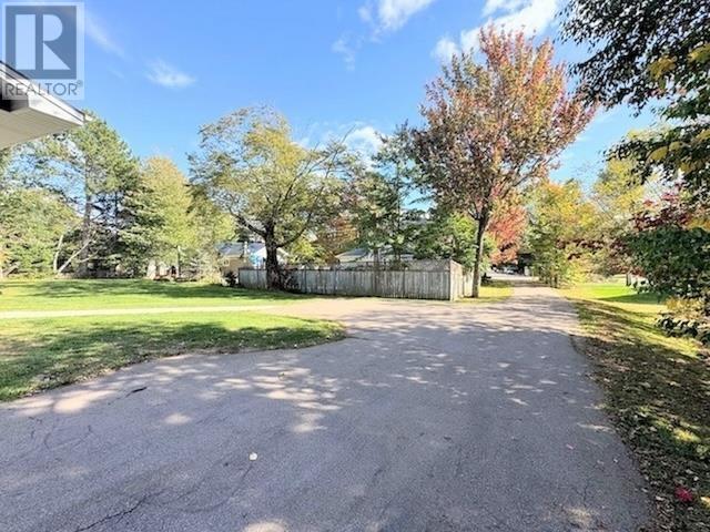 123 Parkside Drive Property Photo 10