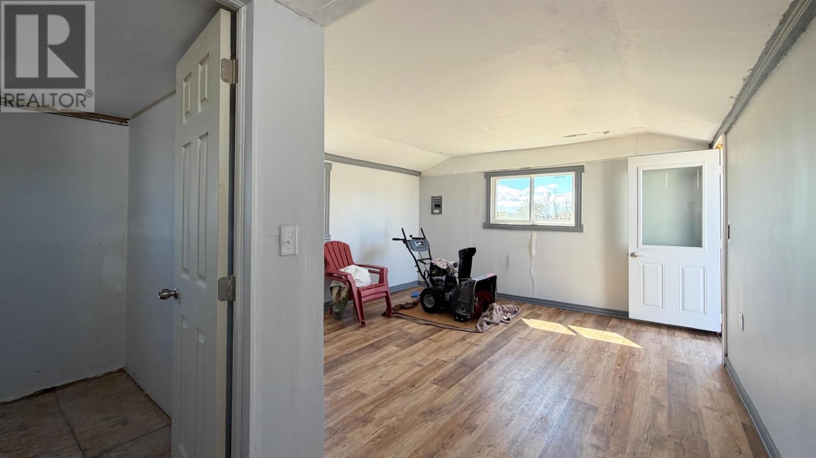 39214 Western Road Property Photo 23