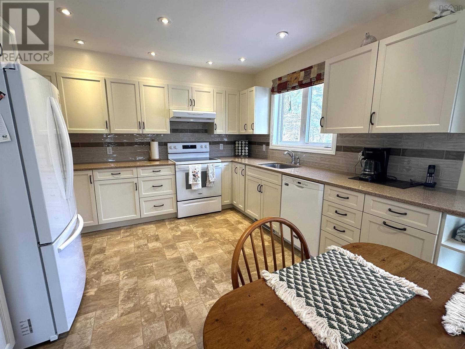 46 Old Falls Road Property Photo 10