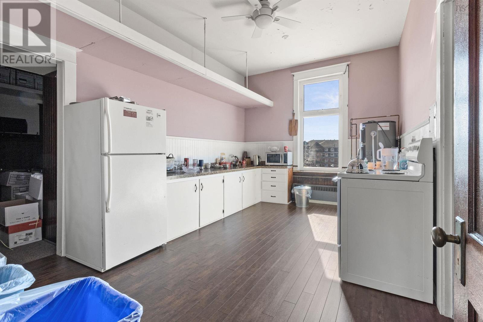 798 Prince Street Property Photo 11
