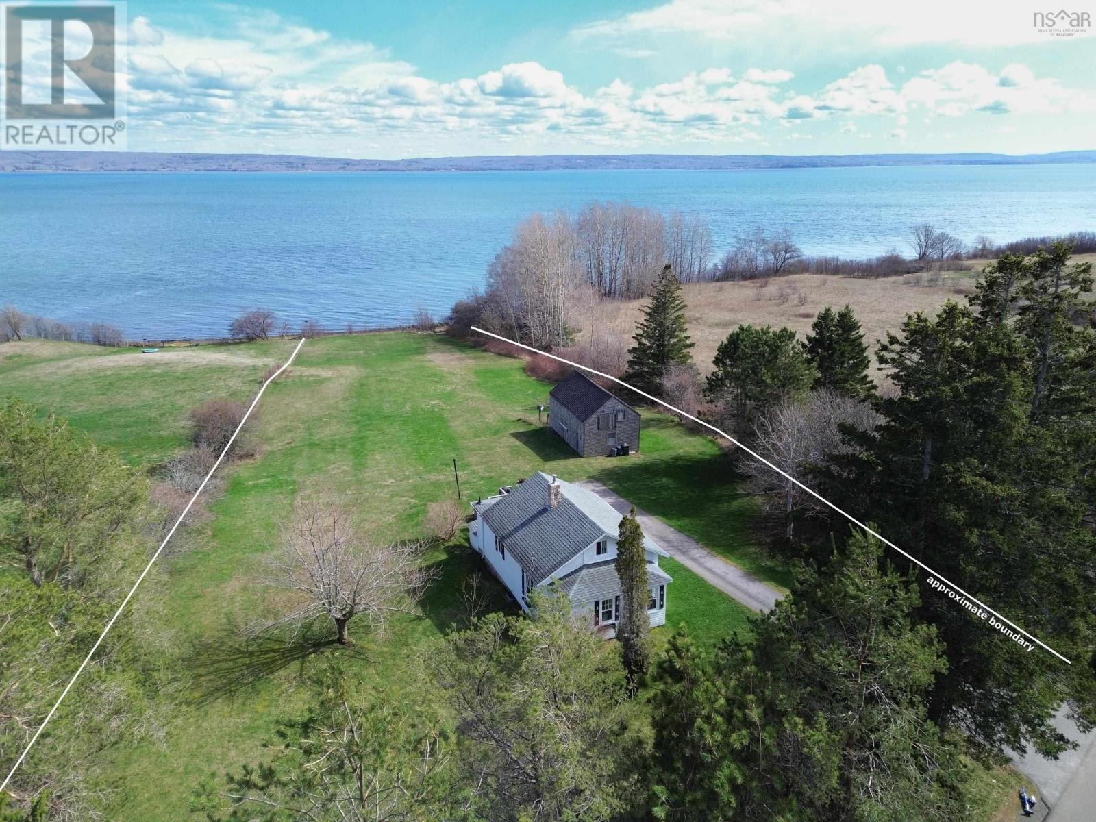 1692 Granville Road Property Photo 2