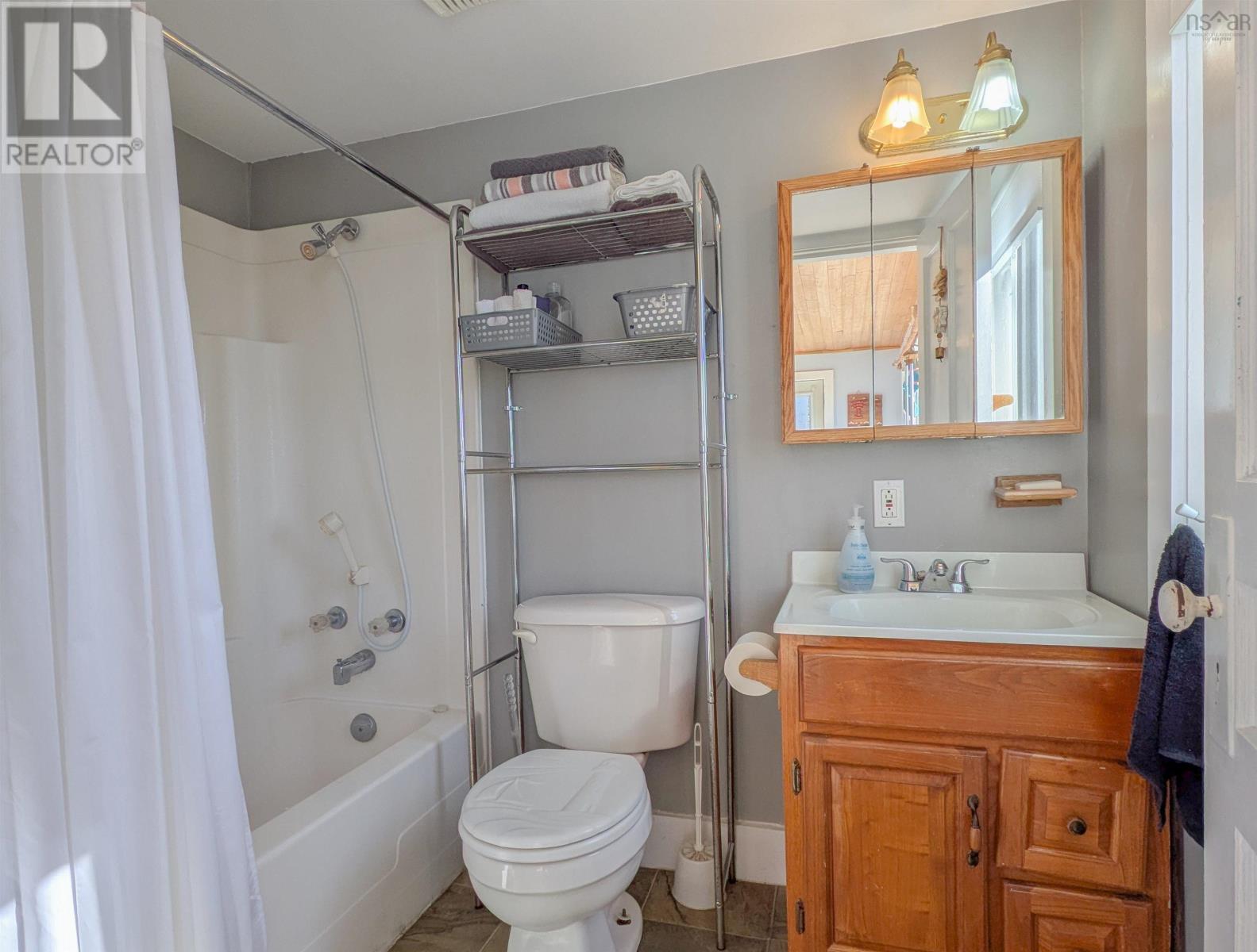 1692 Granville Road Property Photo 16