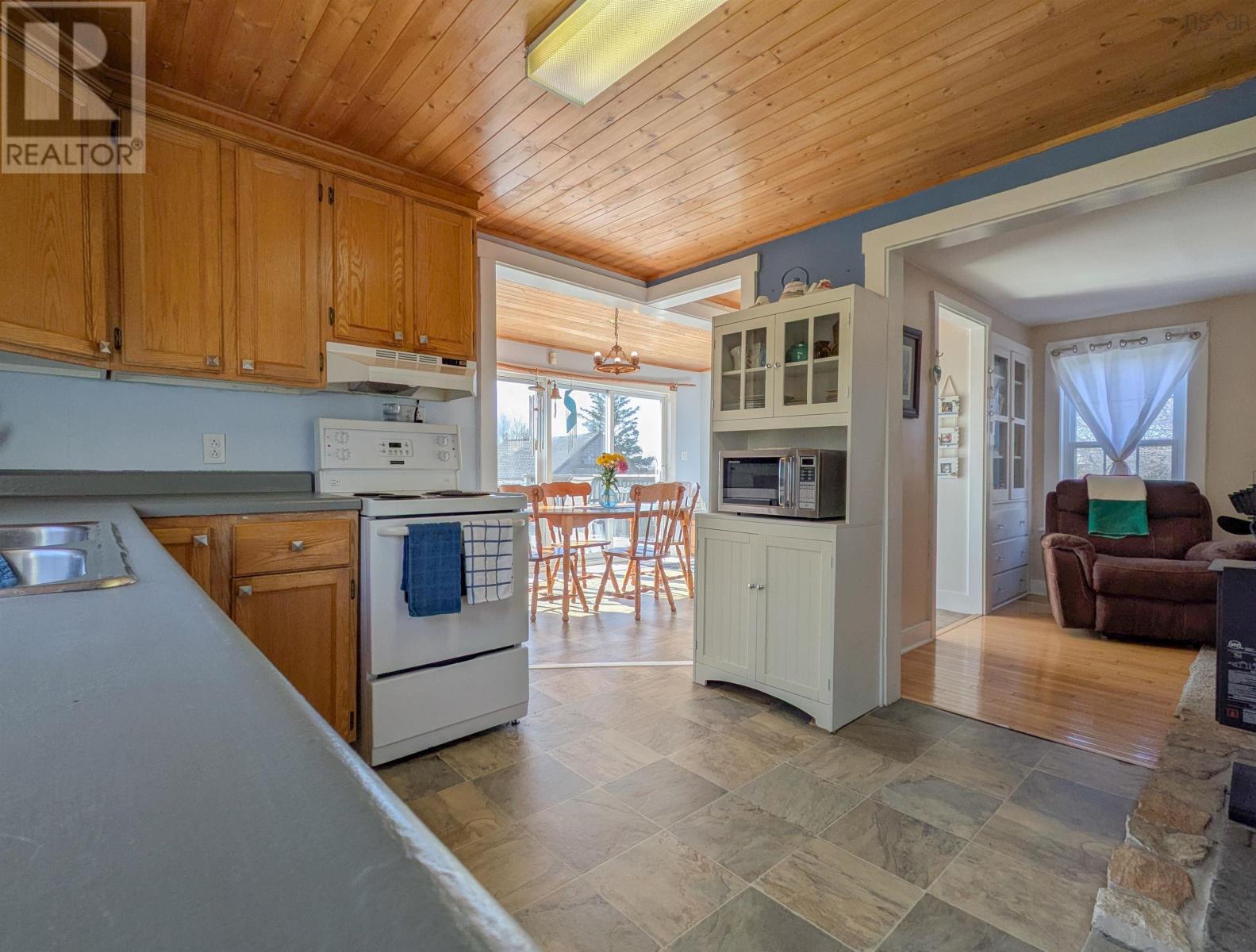 1692 Granville Road Property Photo 19