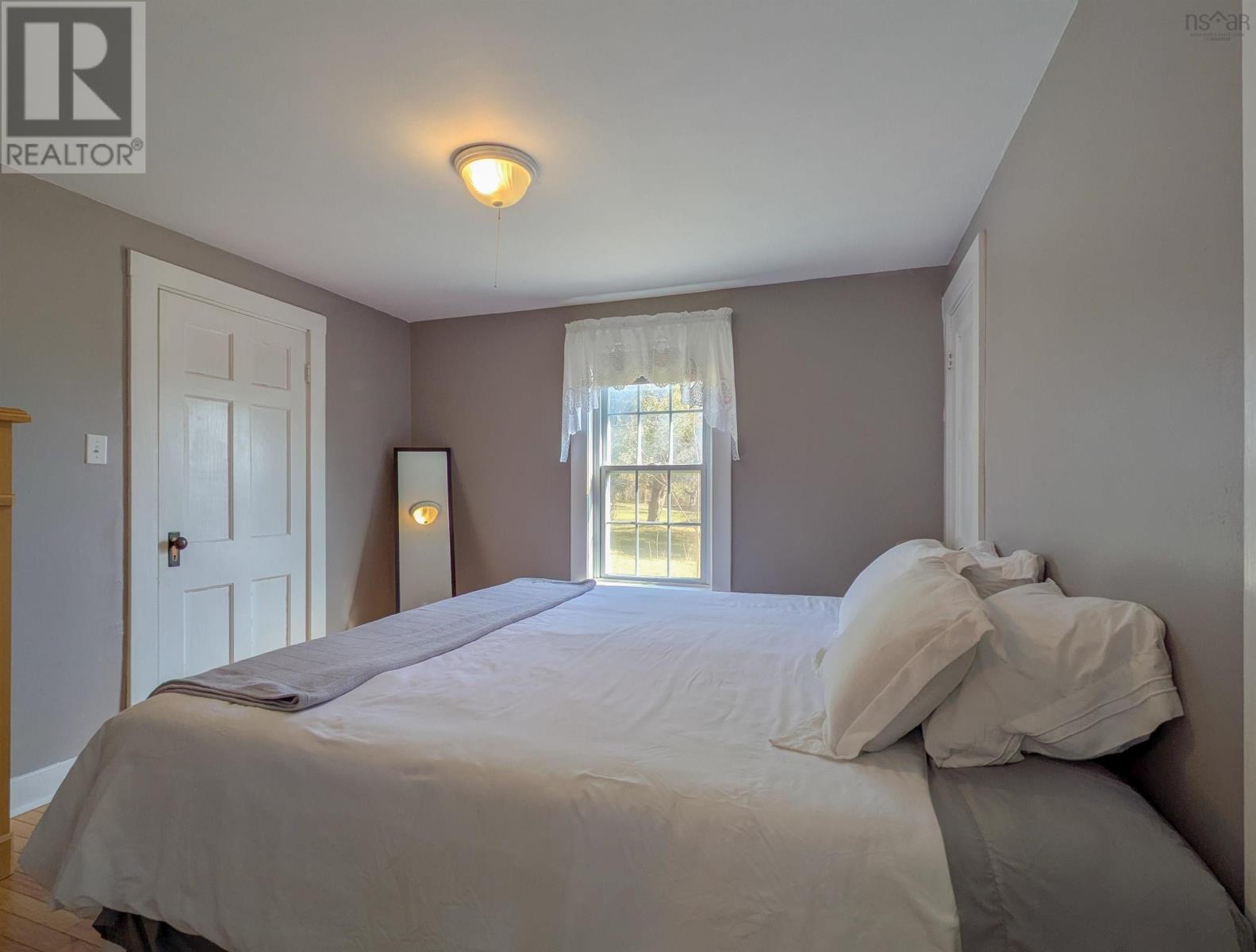 1692 Granville Road Property Photo 24
