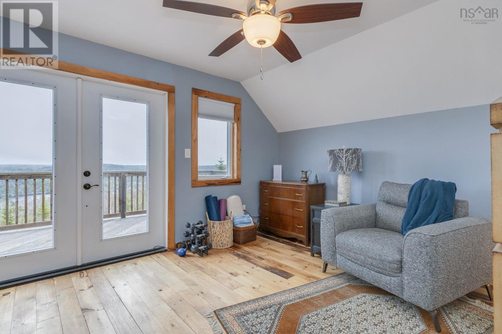 1588 Myra Road Property Photo 13