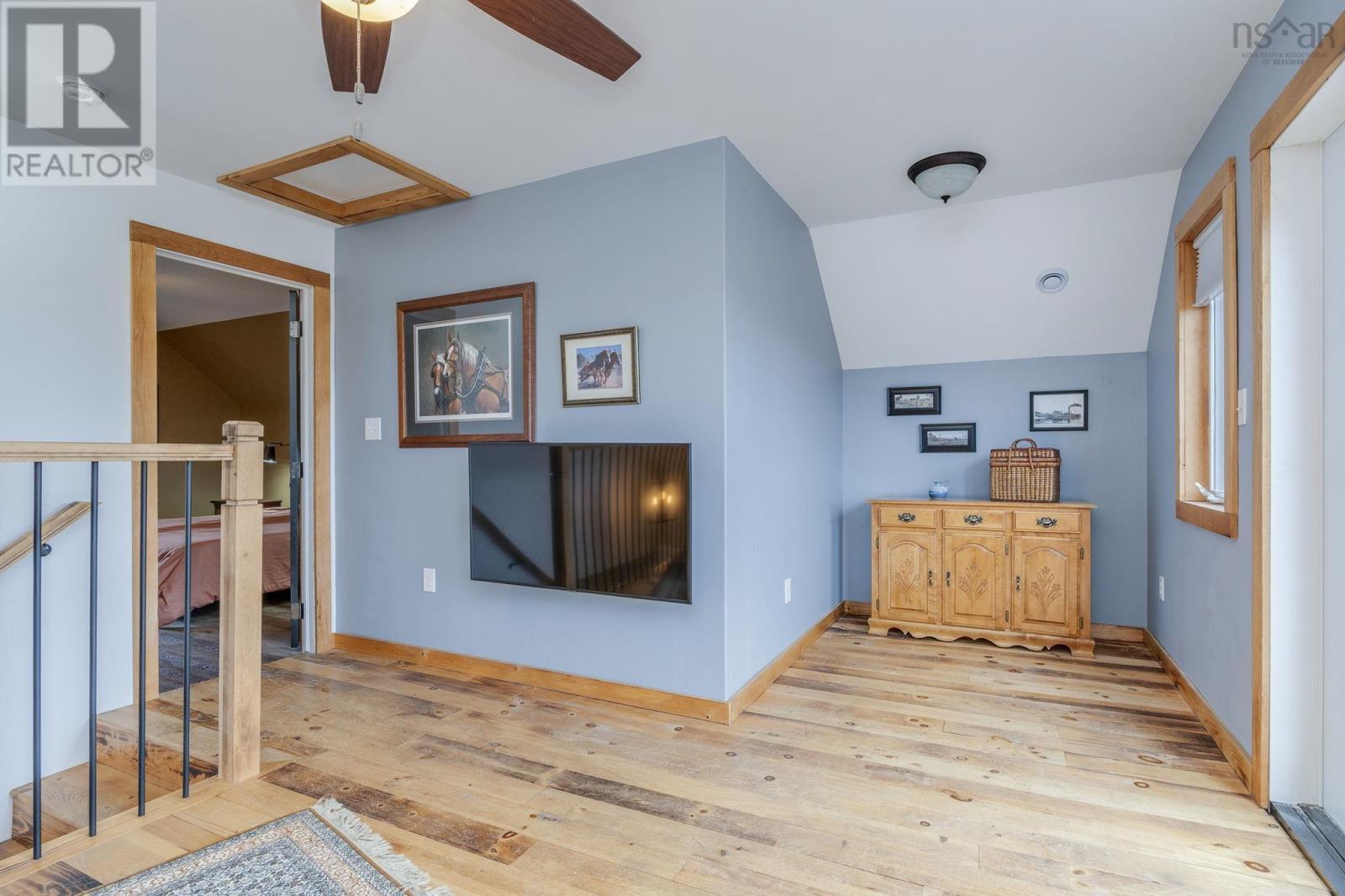 1588 Myra Road Property Photo 14
