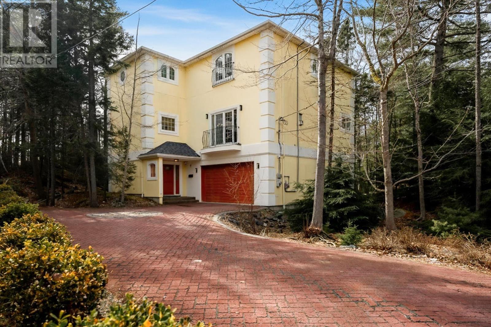 12 Falcon Place Property Photo 1