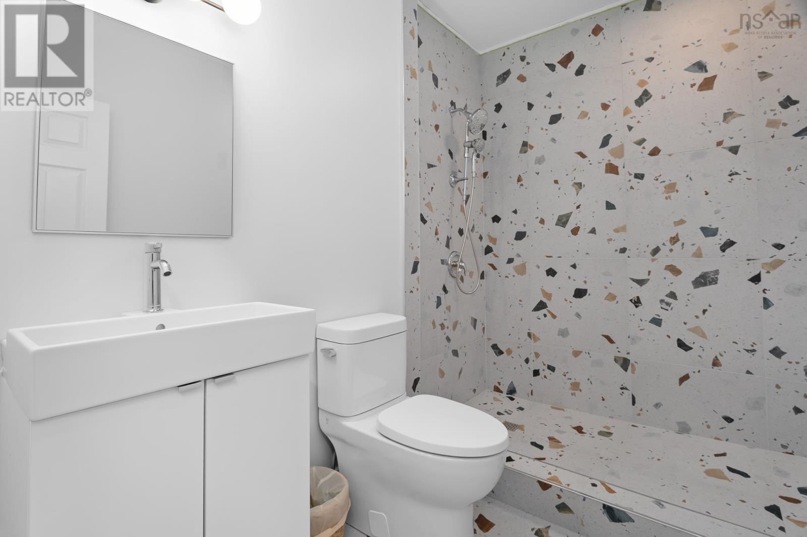 12 Falcon Place Property Photo 40