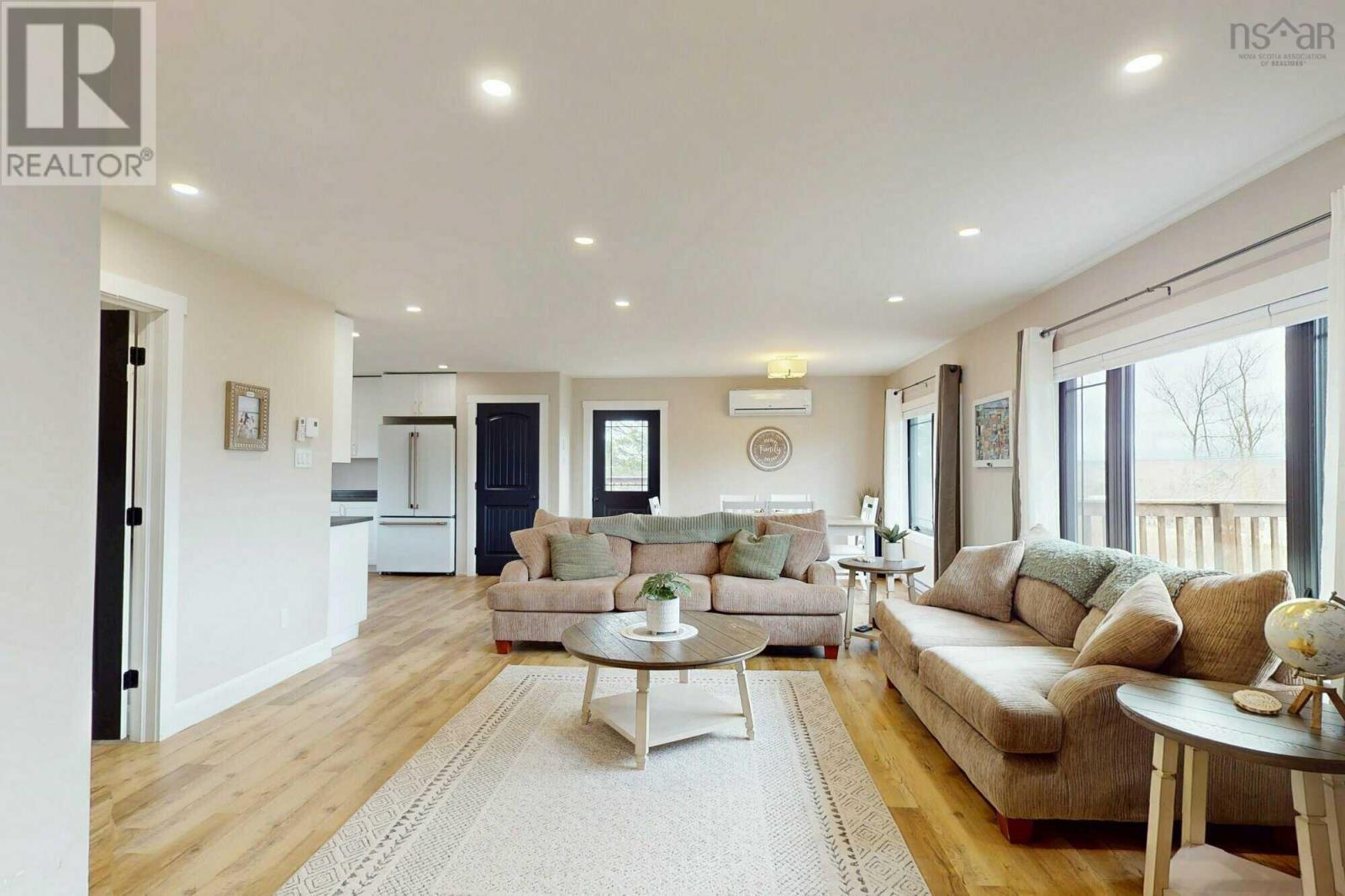 4861 Dunmore Road Property Photo 2