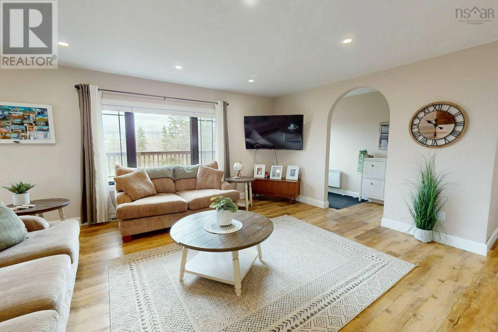 4861 Dunmore Road Property Photo 3