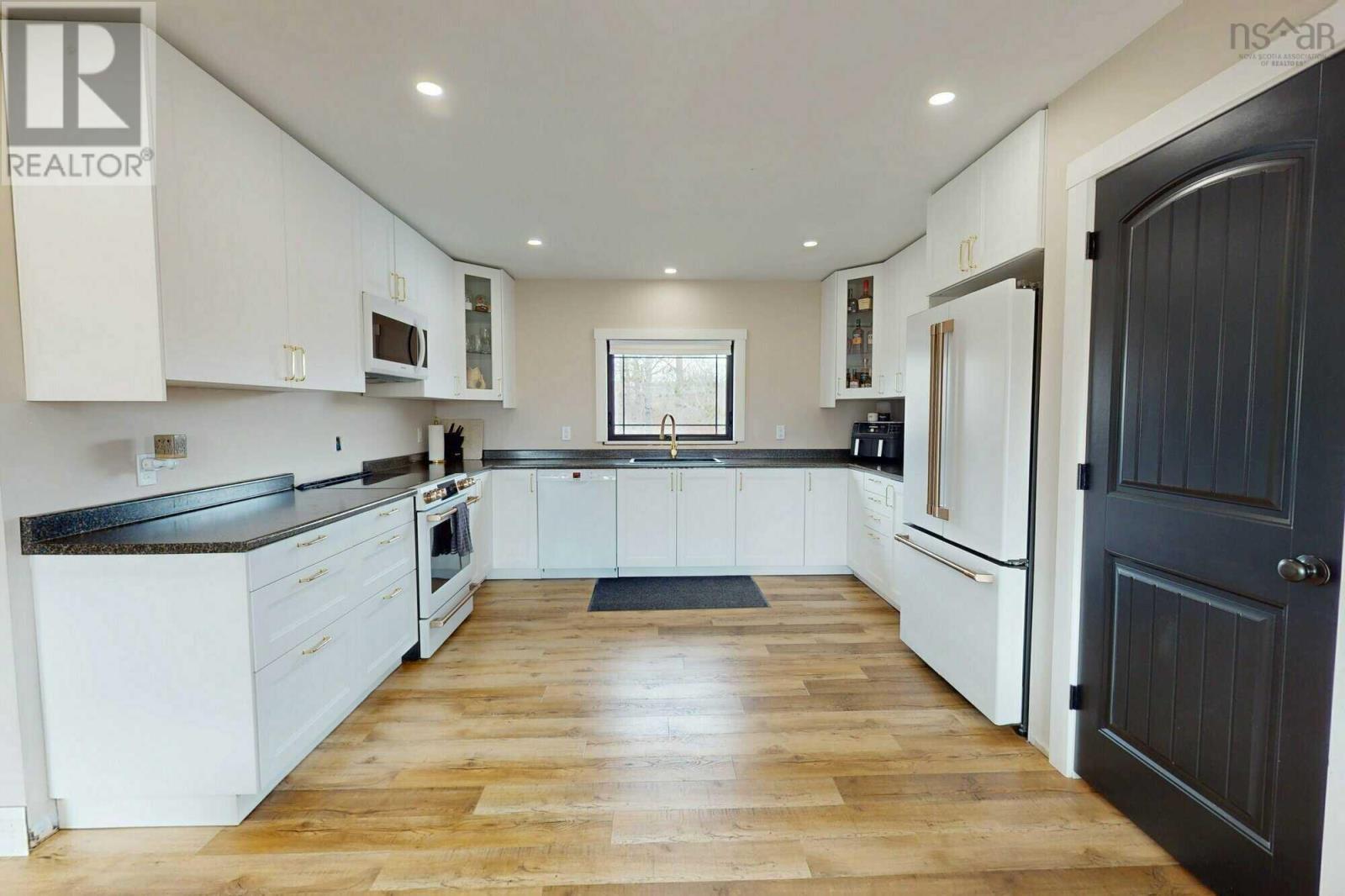 4861 Dunmore Road Property Photo 4