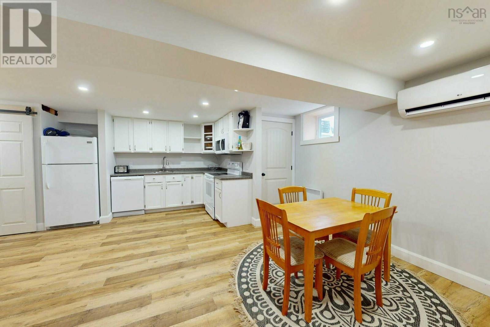 4861 Dunmore Road Property Photo 13