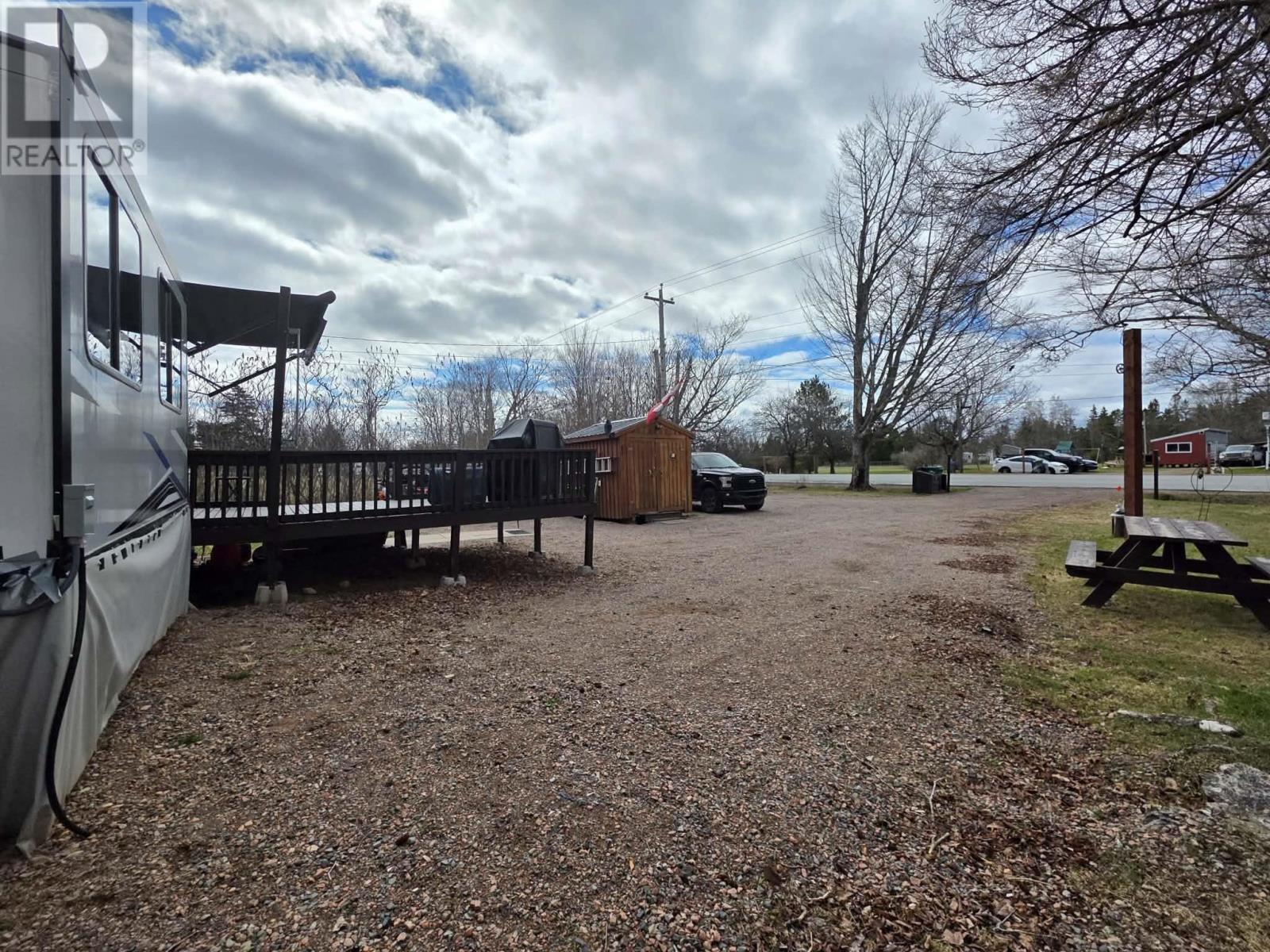 6999 Highway 2 Property Photo 1