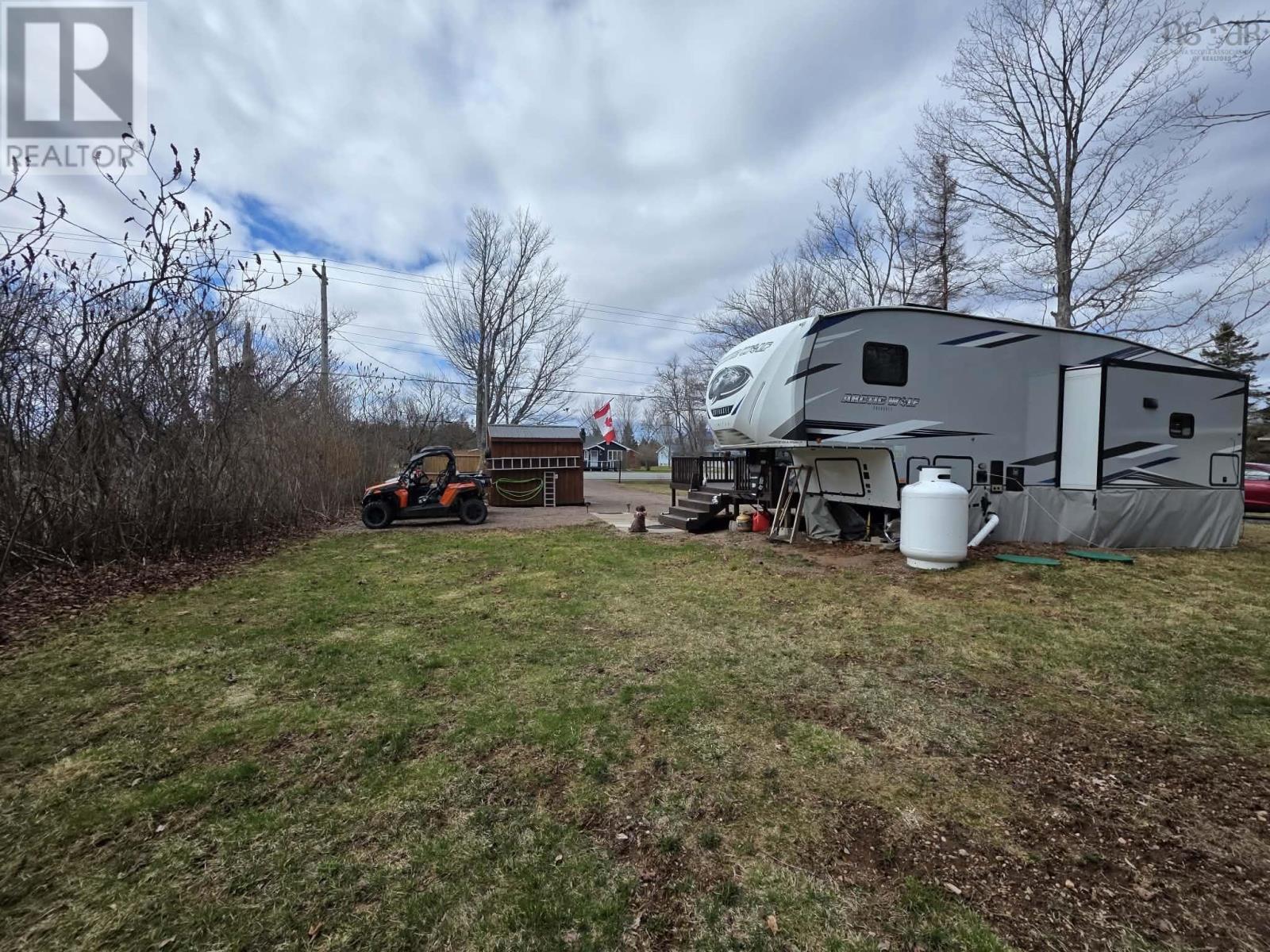 6999 Highway 2 Property Photo 12