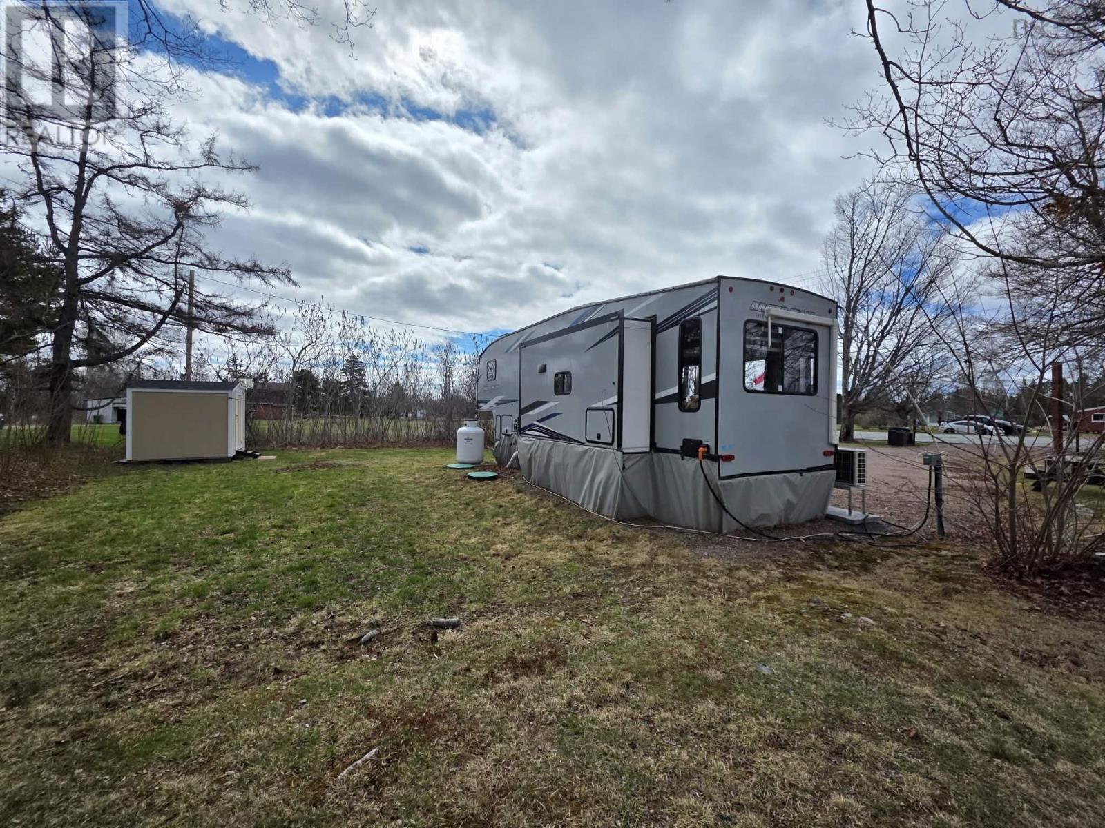6999 Highway 2 Property Photo 16