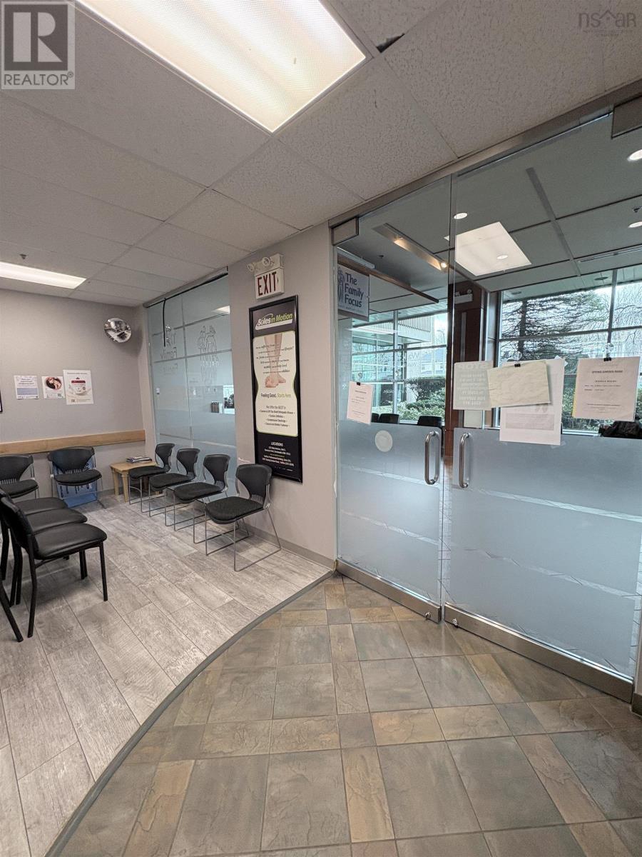 102 5991 Spring Garden Road Property Photo 1