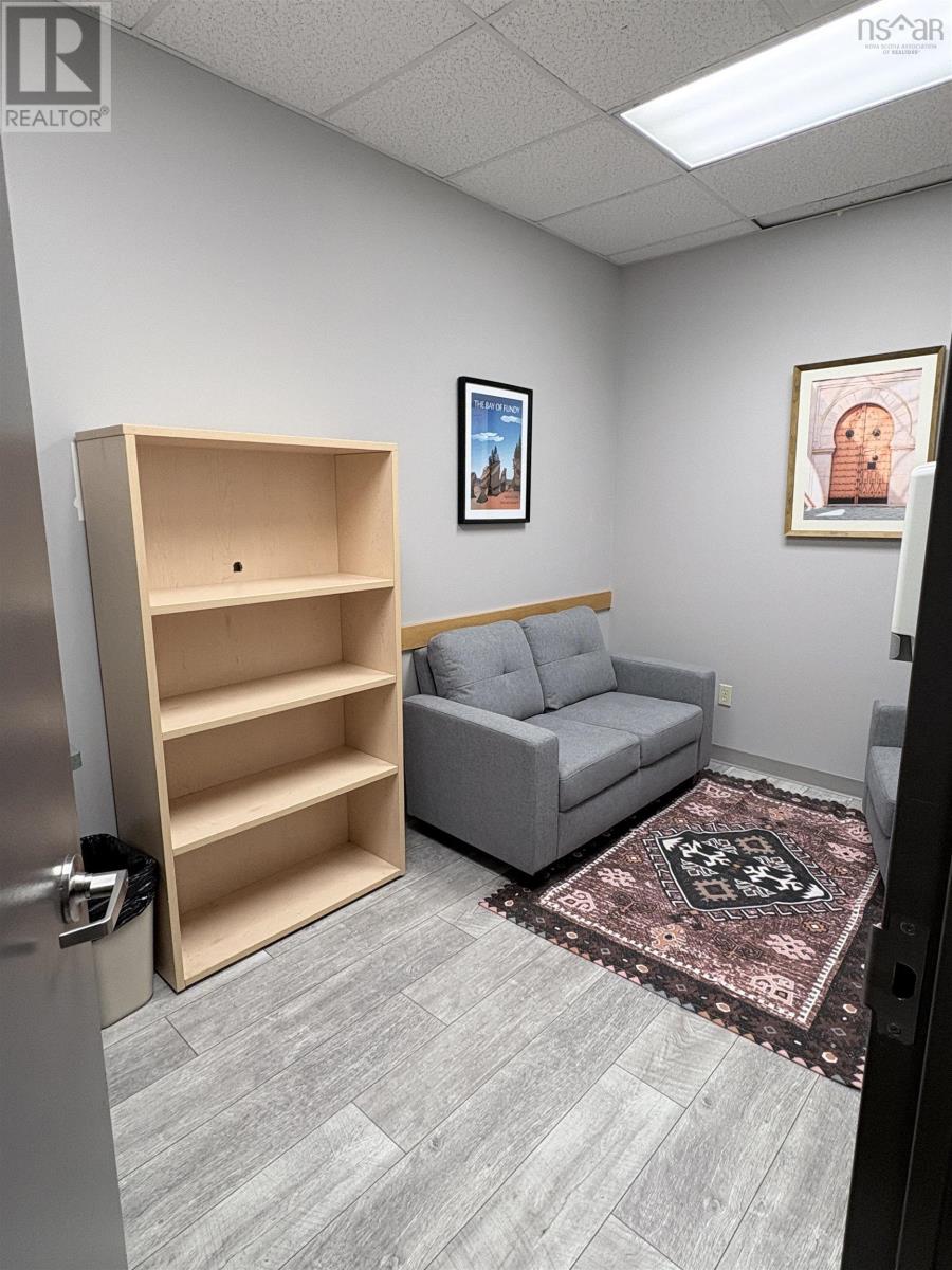 102 5991 Spring Garden Road Property Photo 5