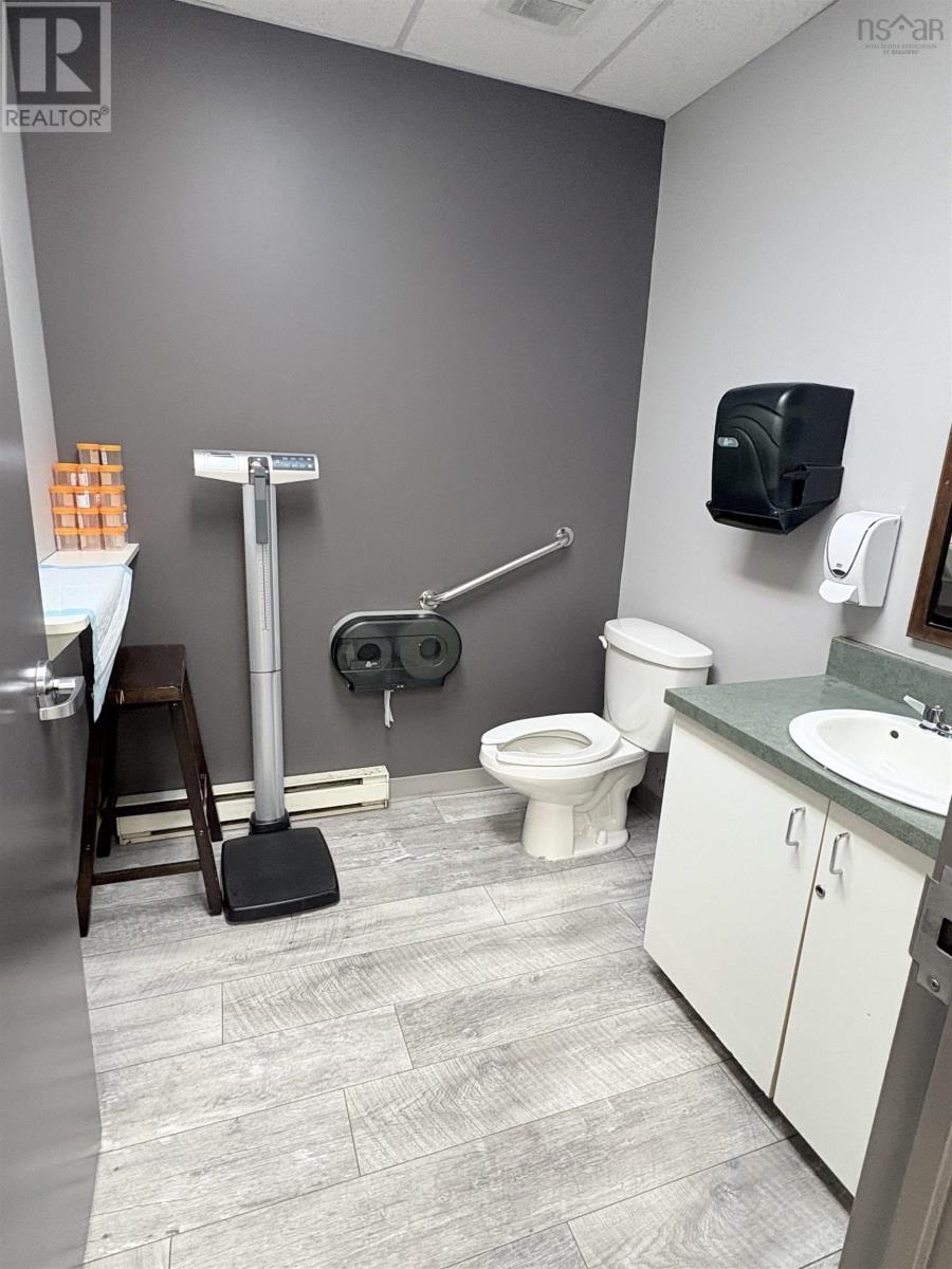 102 5991 Spring Garden Road Property Photo 6