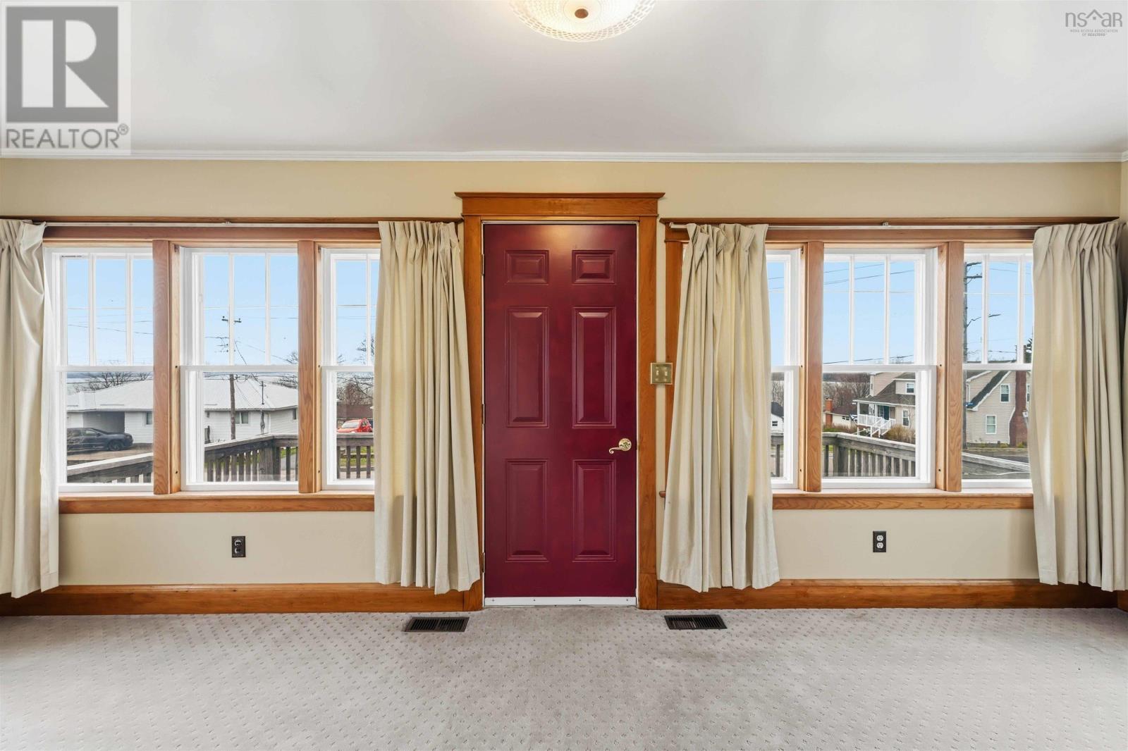 151 King Street Property Photo 9