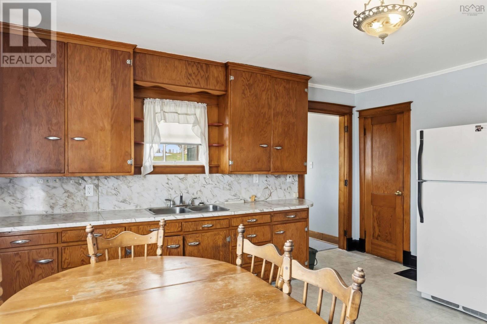 151 King Street Property Photo 23