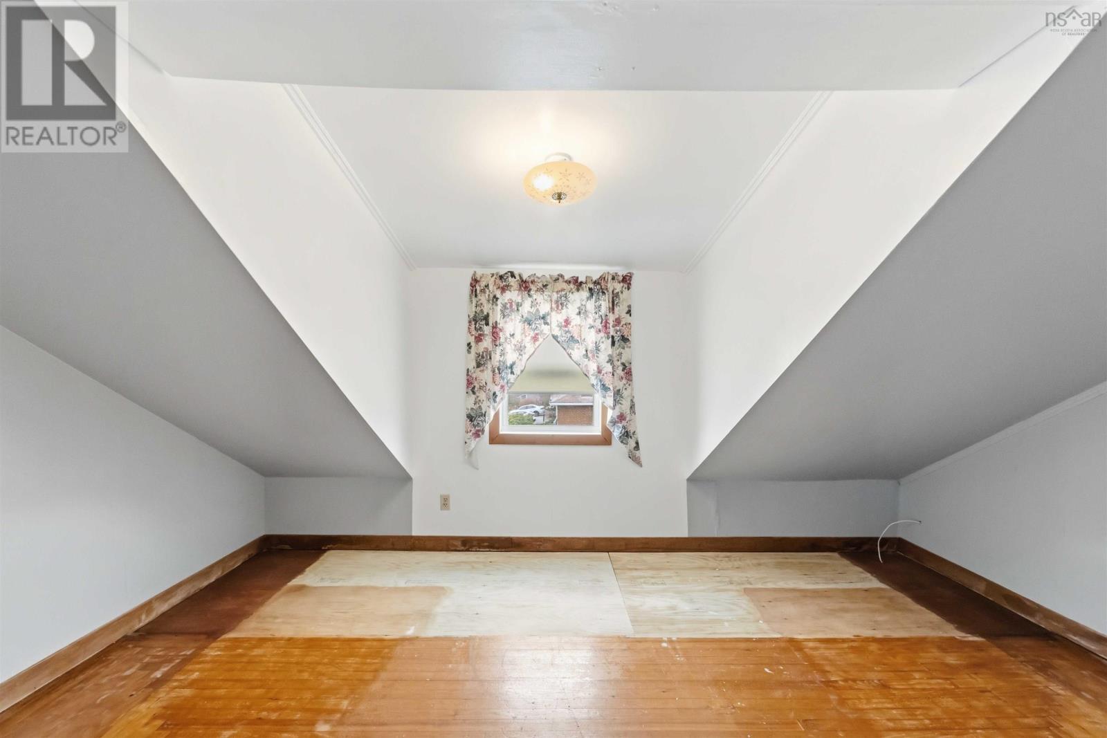 151 King Street Property Photo 35