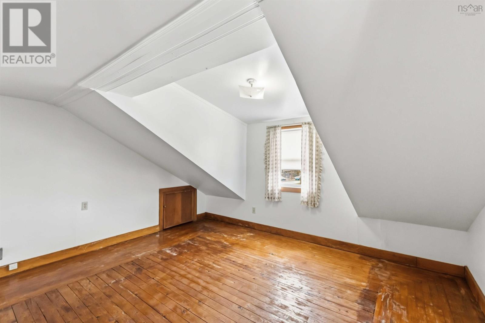 151 King Street Property Photo 39