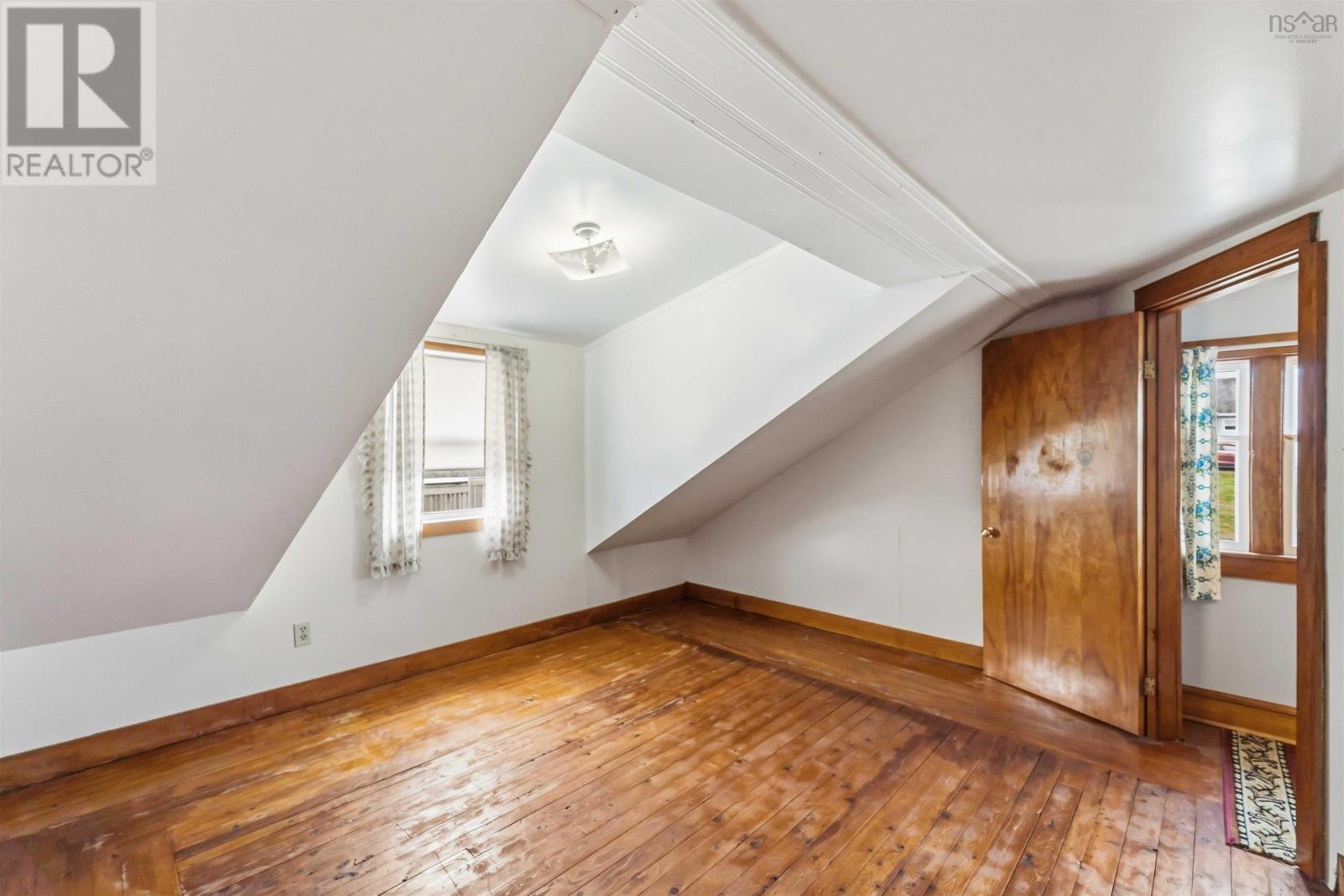 151 King Street Property Photo 40