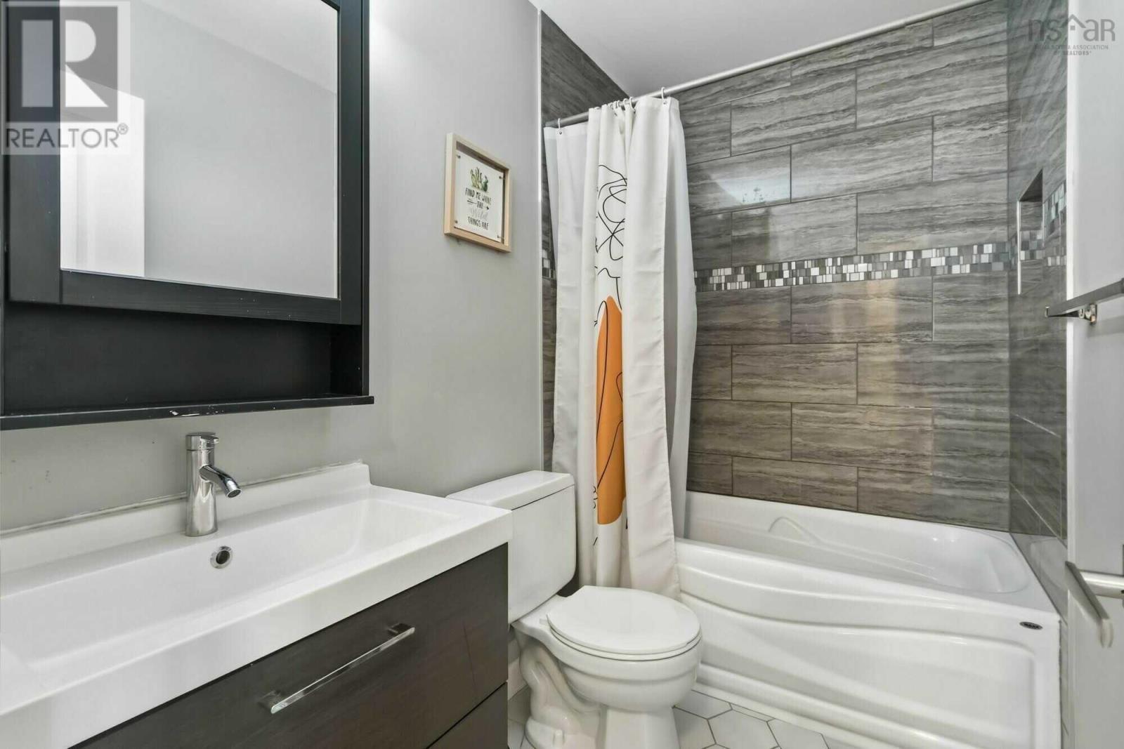 52 Shrewsbury Road Property Photo 7