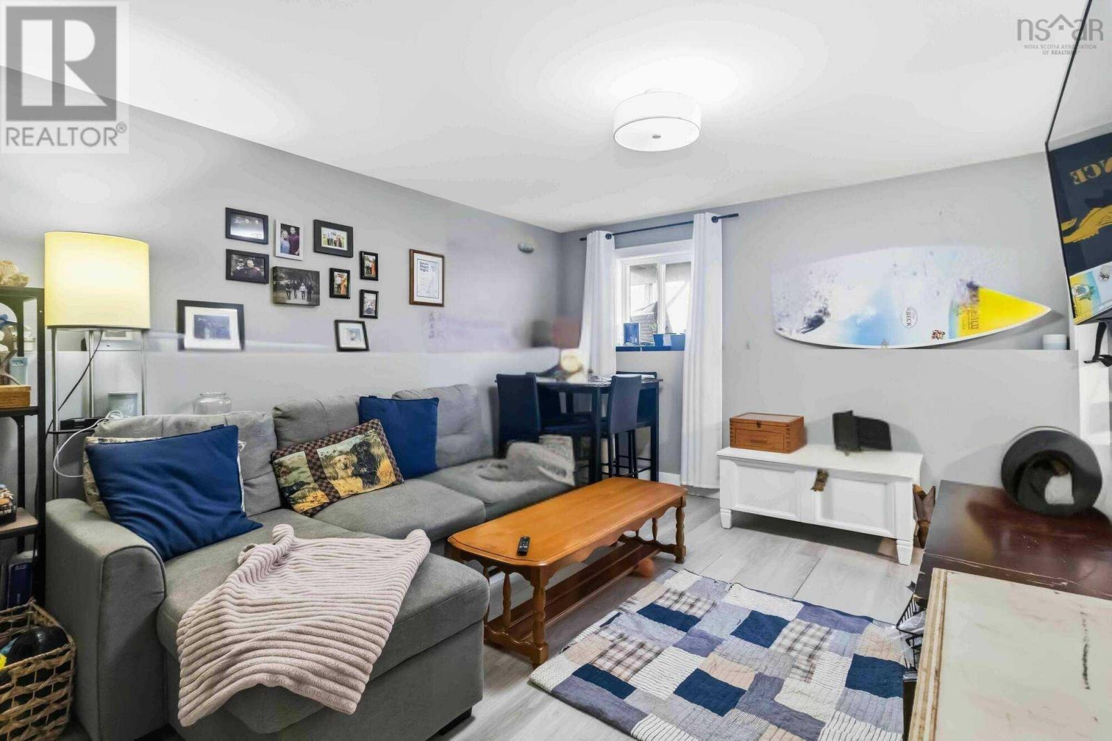 52 Shrewsbury Road Property Photo 14