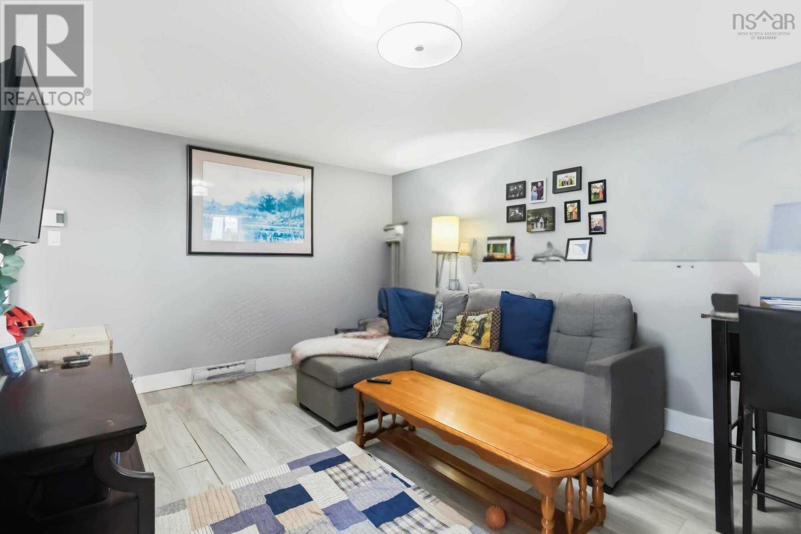 52 Shrewsbury Road Property Photo 15