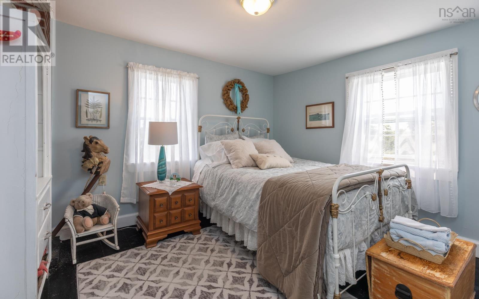 4 Market Street Property Photo 24