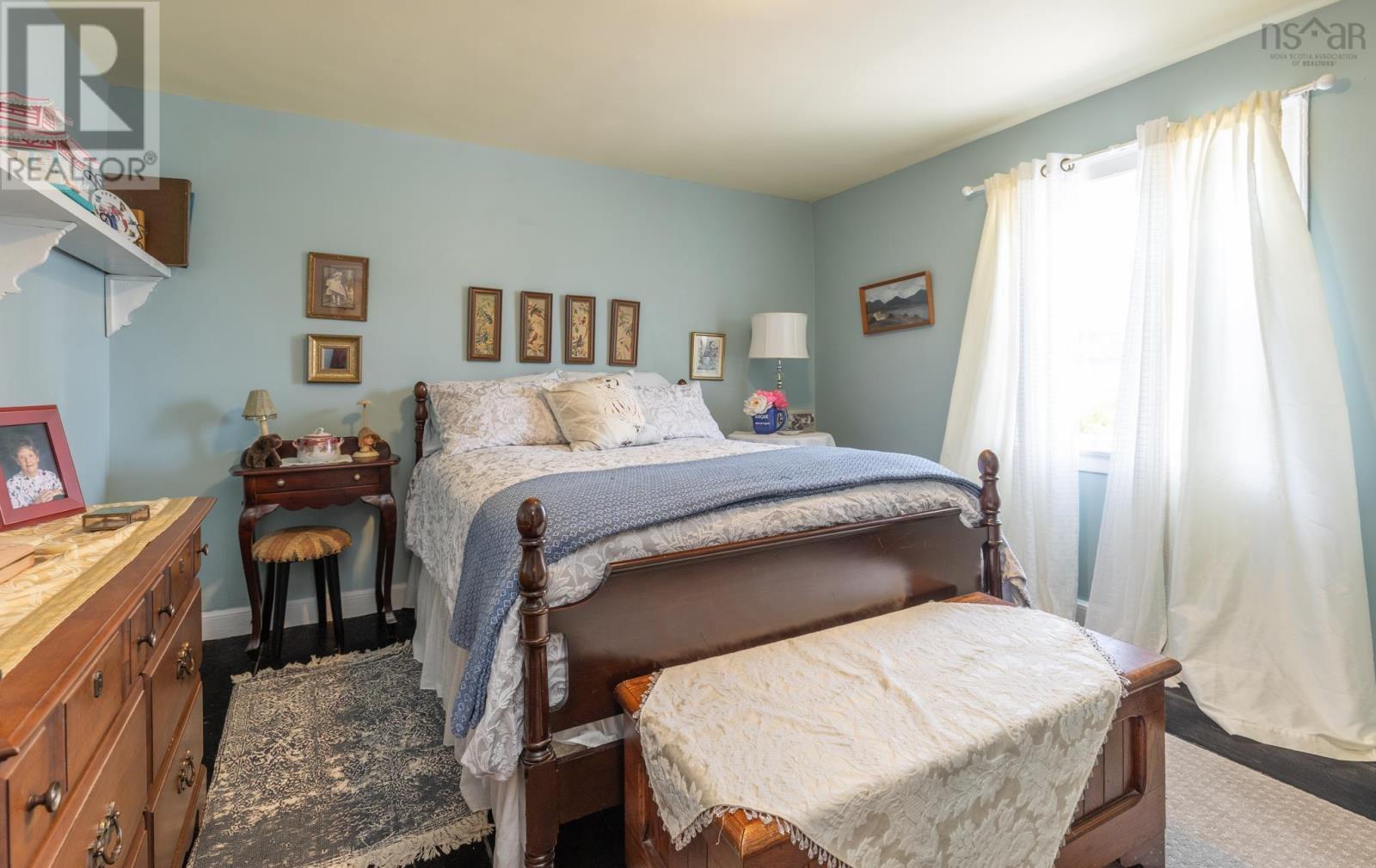 4 Market Street Property Photo 28