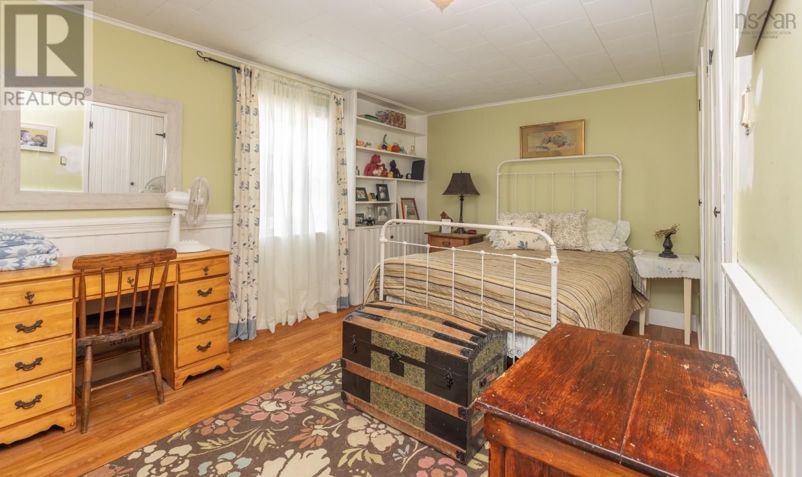 4 Market Street Property Photo 38