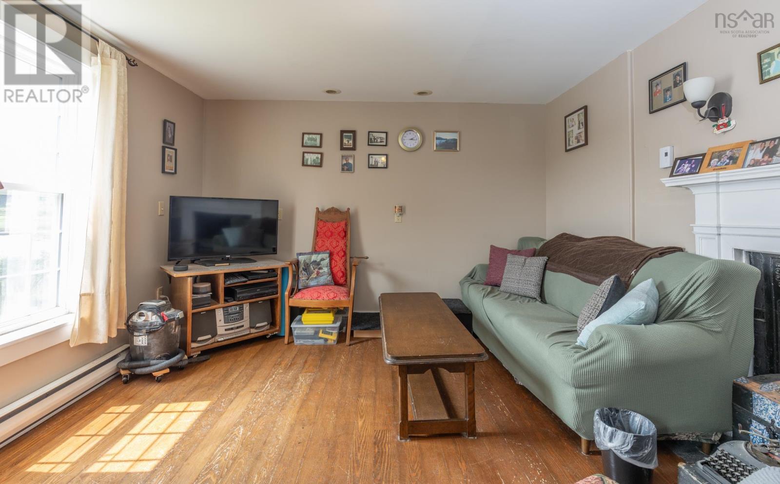 4 Market Street Property Photo 46