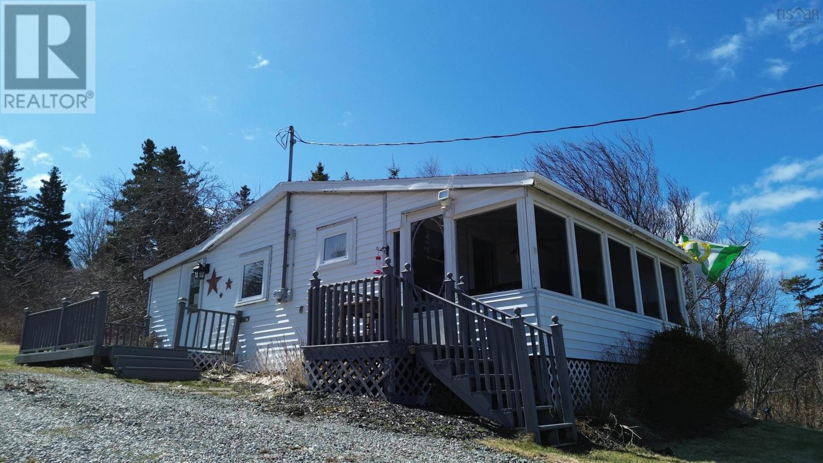 7403 East Bay Highway Property Photo 3