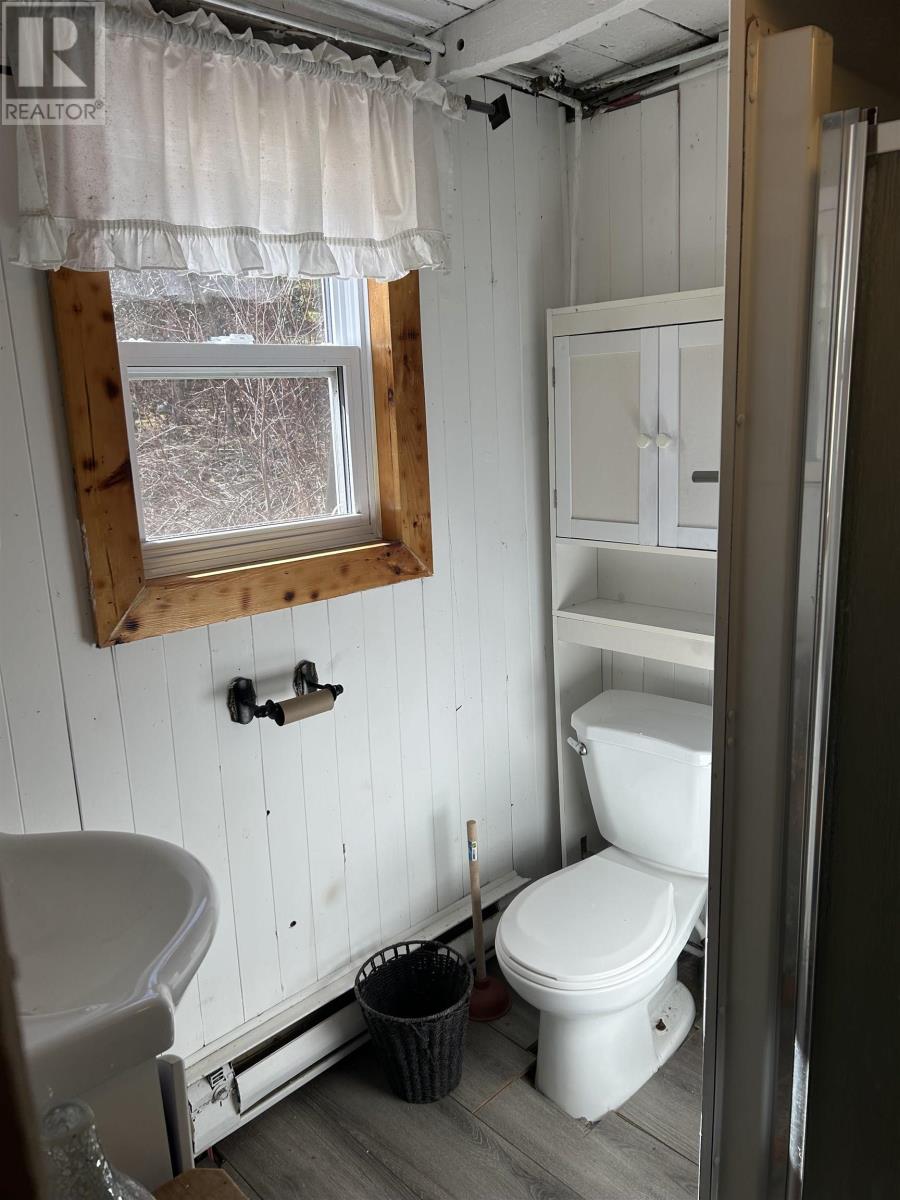7403 East Bay Highway Property Photo 8