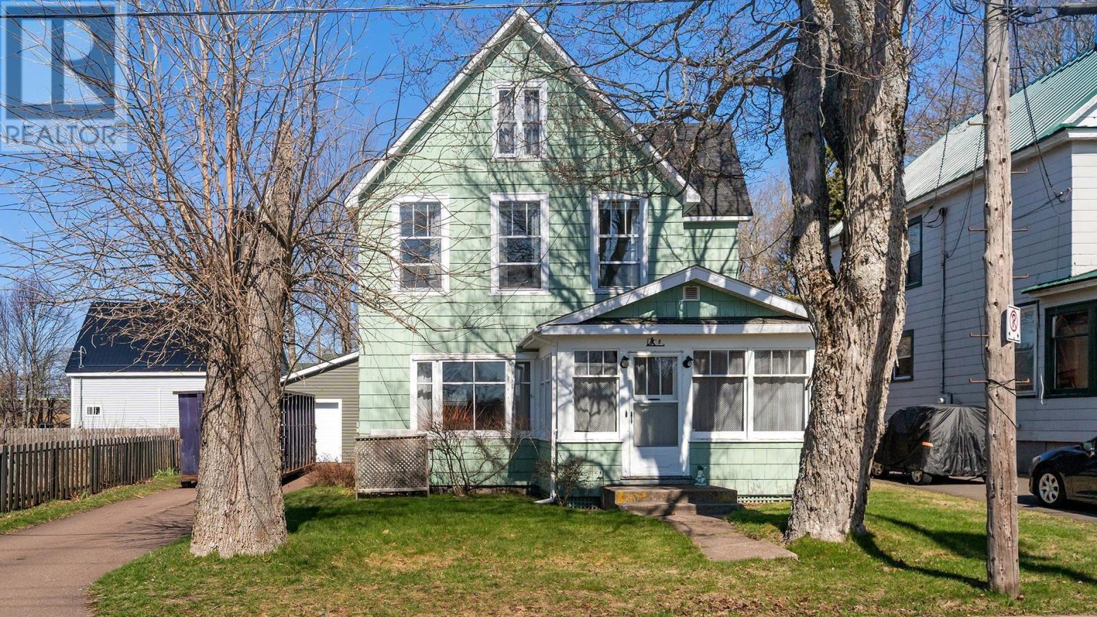8 Robie Street Property Photo 1