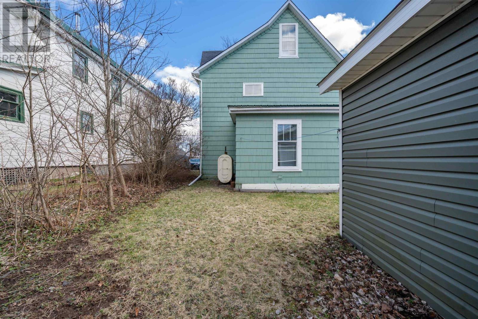 8 Robie Street Property Photo 9