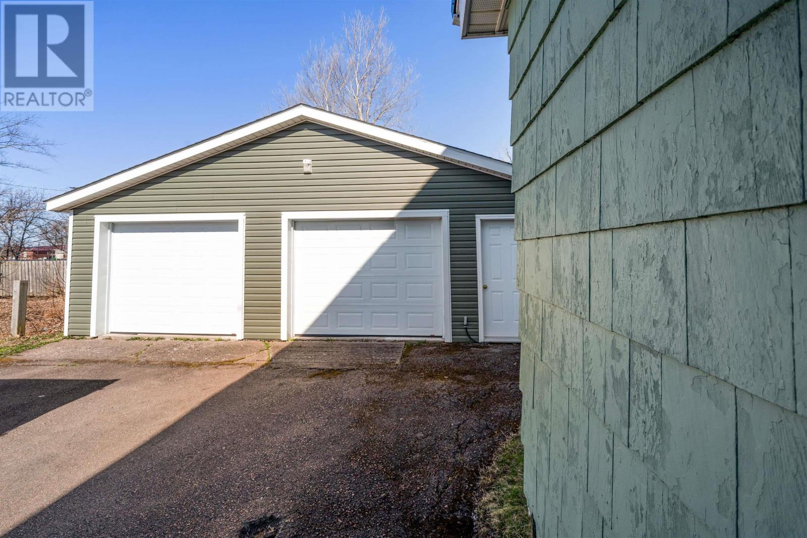 8 Robie Street Property Photo 10
