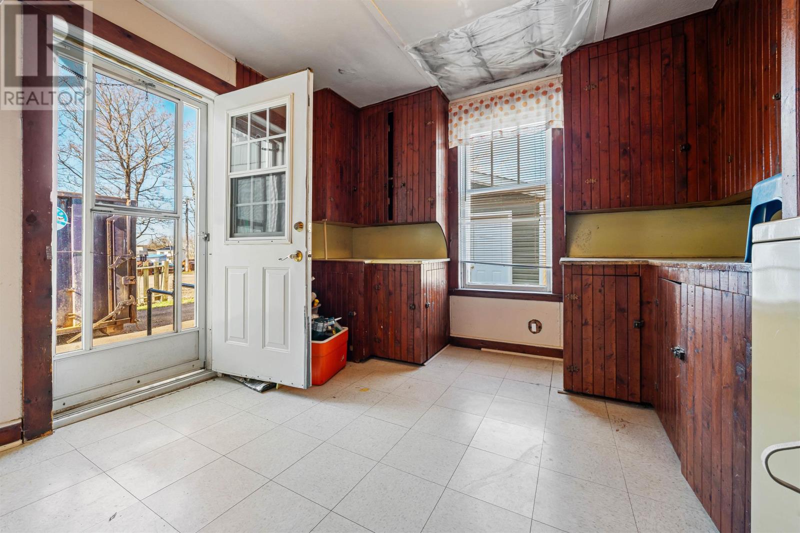 8 Robie Street Property Photo 13