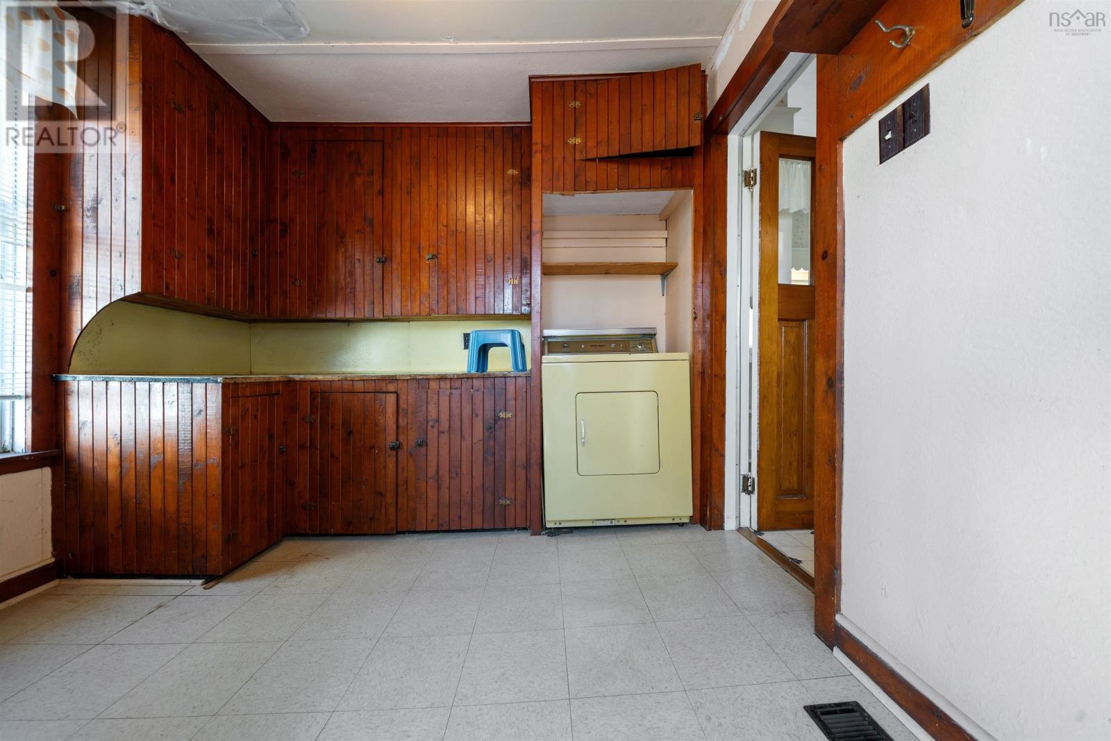 8 Robie Street Property Photo 14