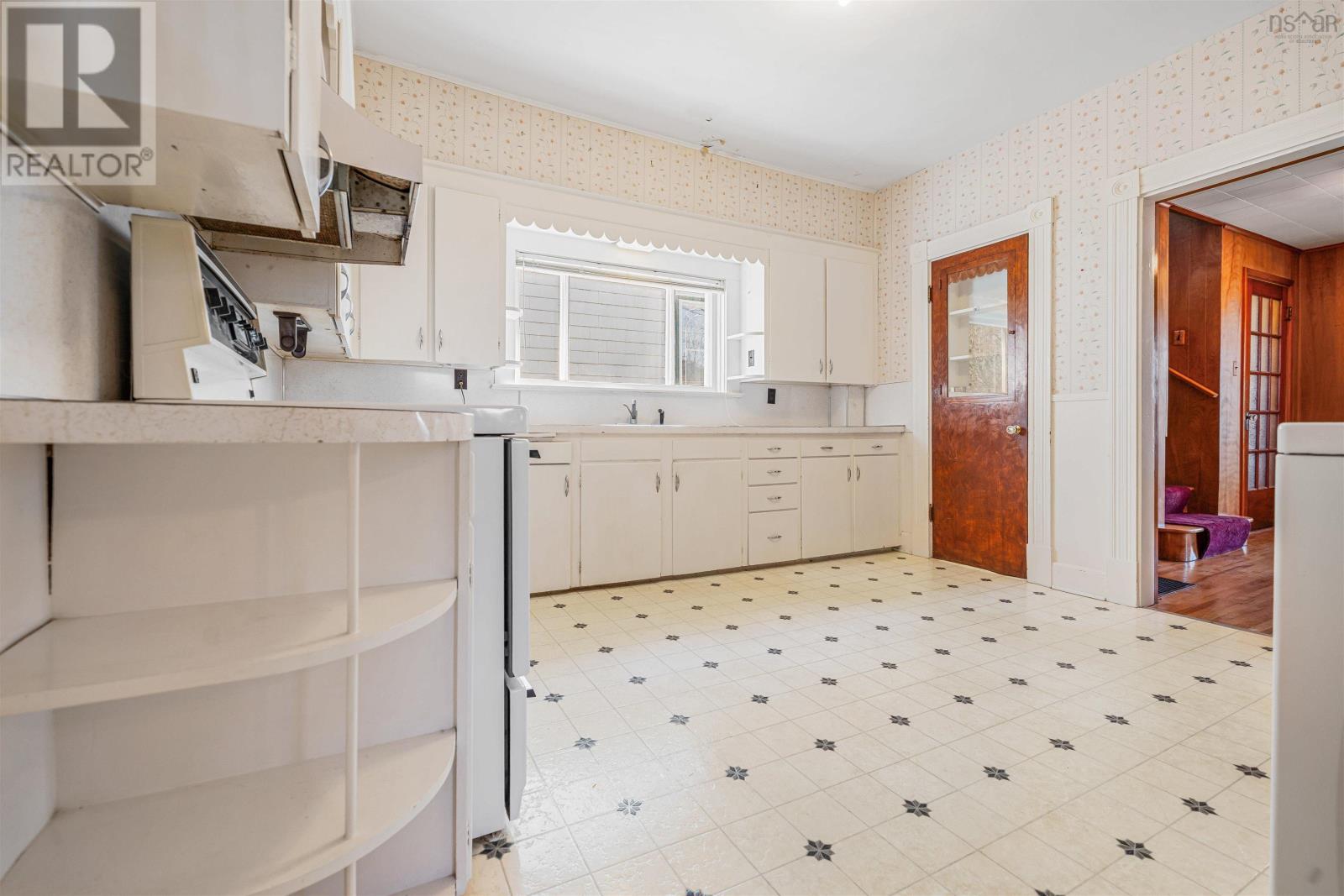 8 Robie Street Property Photo 15