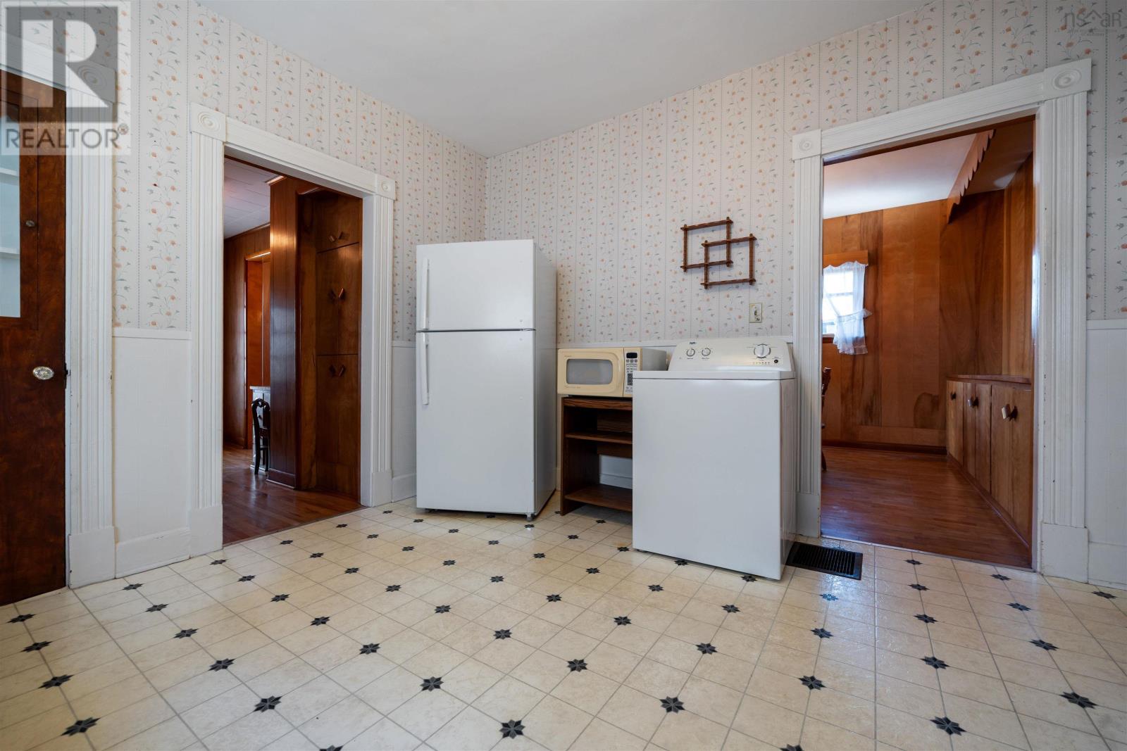 8 Robie Street Property Photo 19