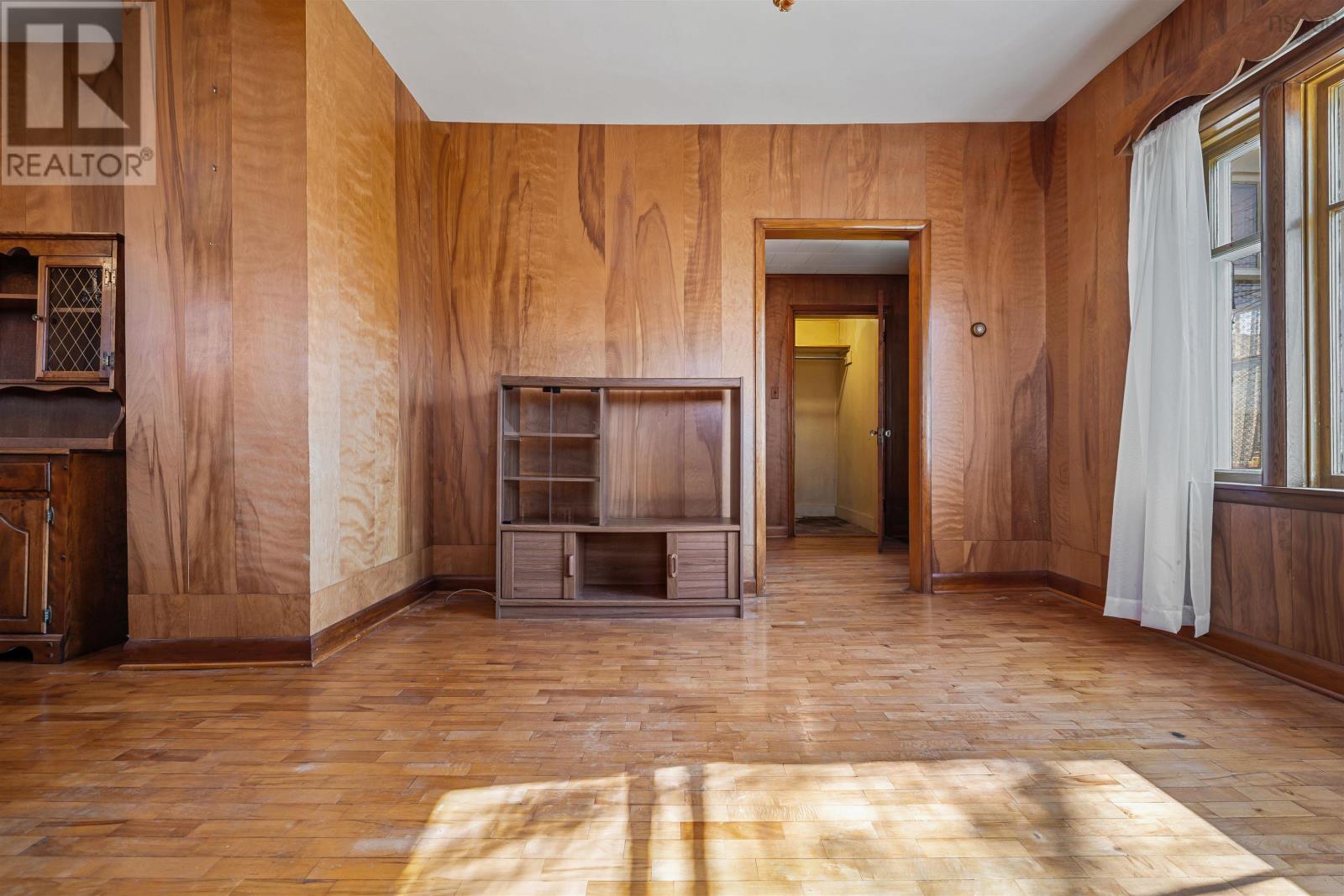 8 Robie Street Property Photo 25