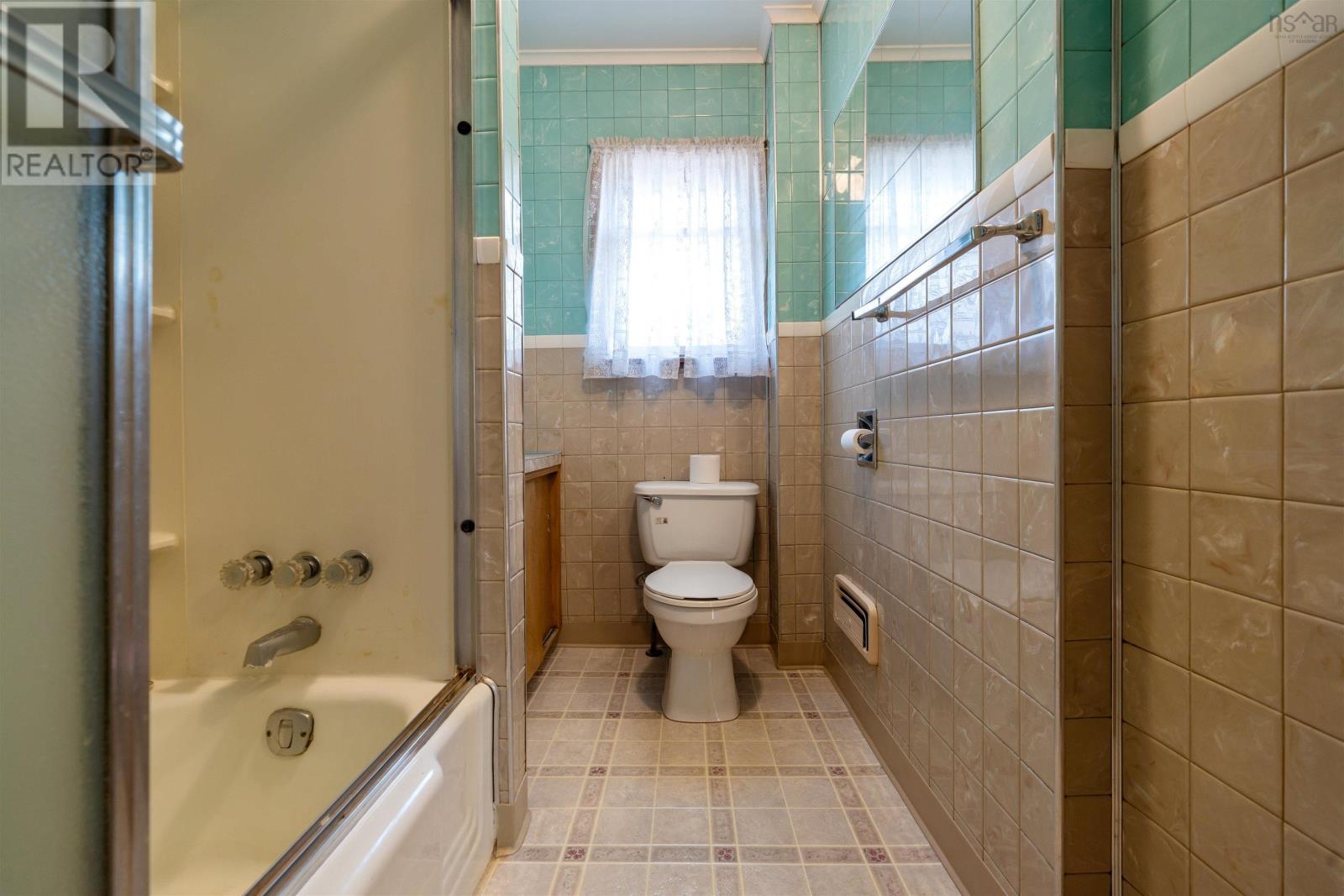 8 Robie Street Property Photo 33