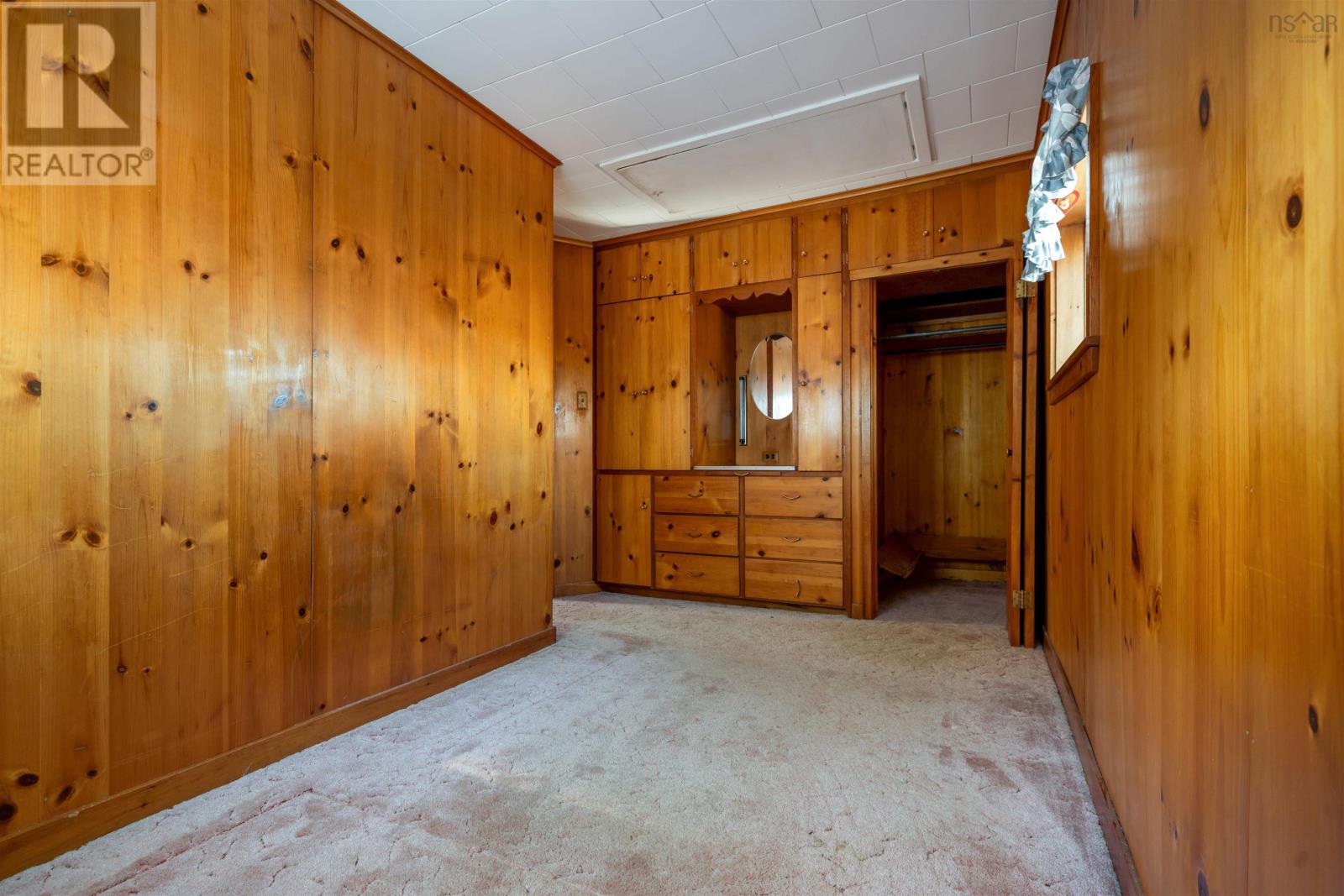 8 Robie Street Property Photo 37