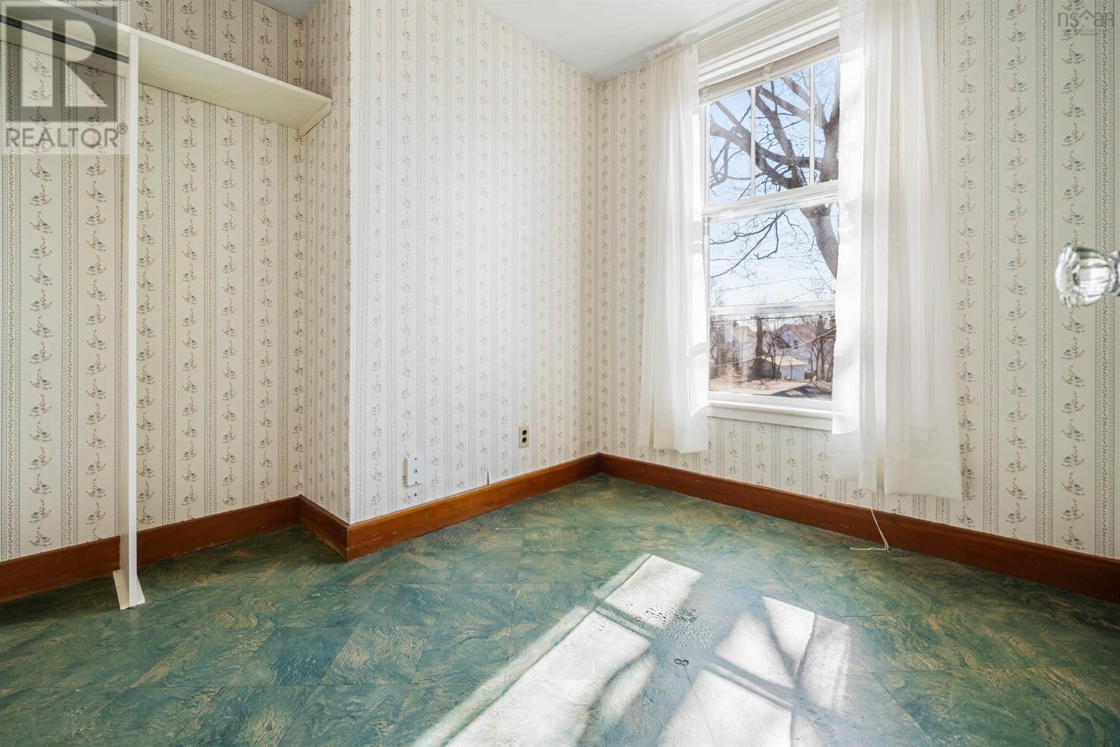 8 Robie Street Property Photo 45