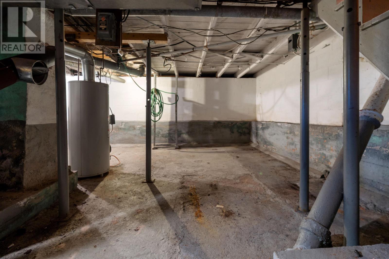 8 Robie Street Property Photo 49