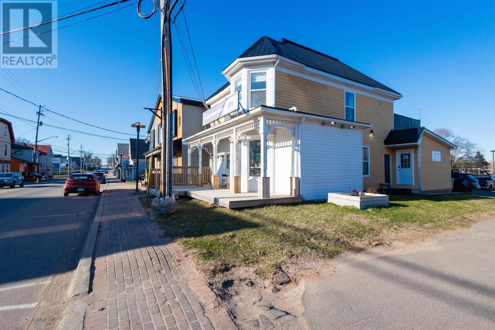 546 Main Street Property Photo 3